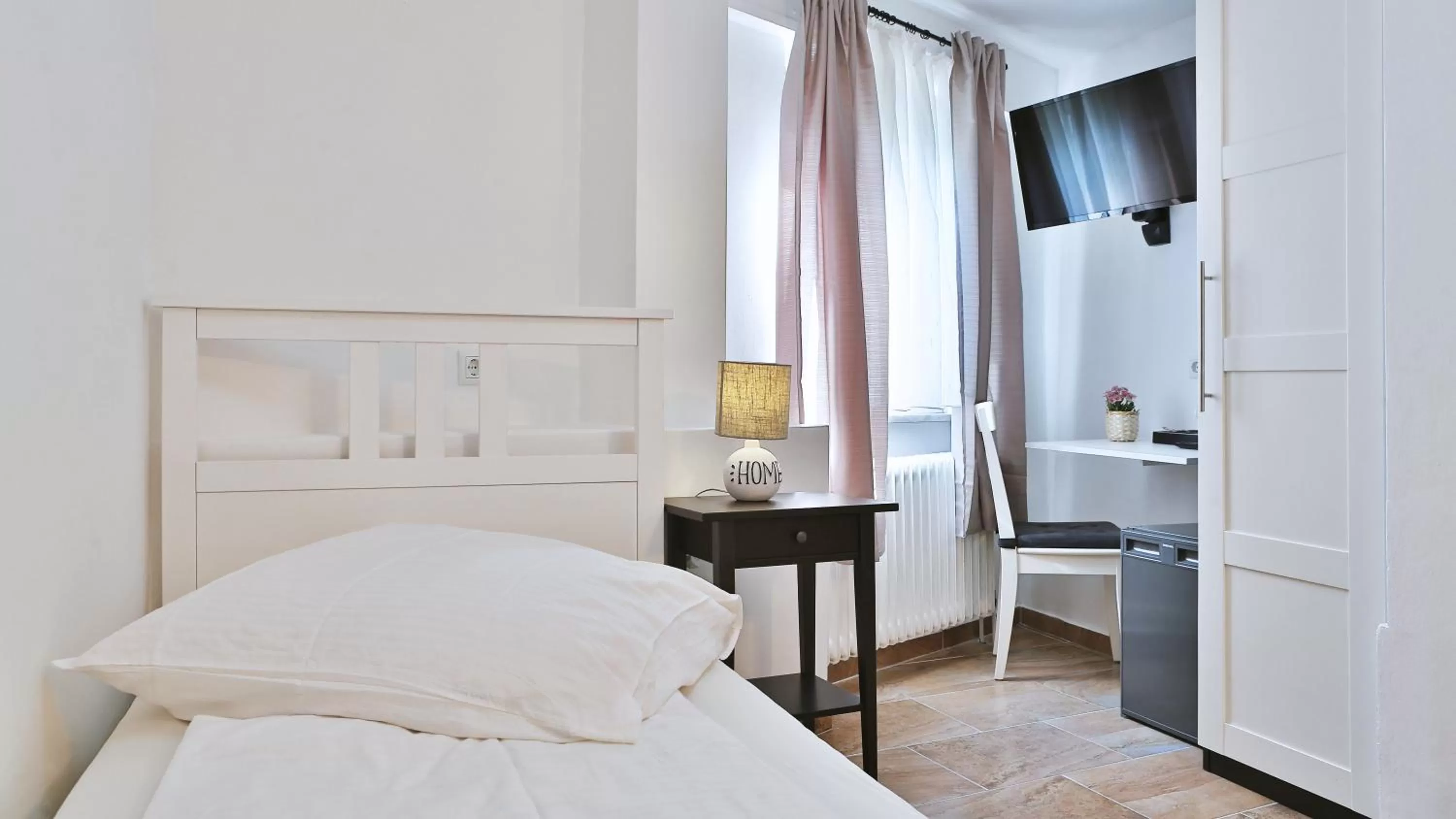 Bed in Hotel Frankenthaler Hof