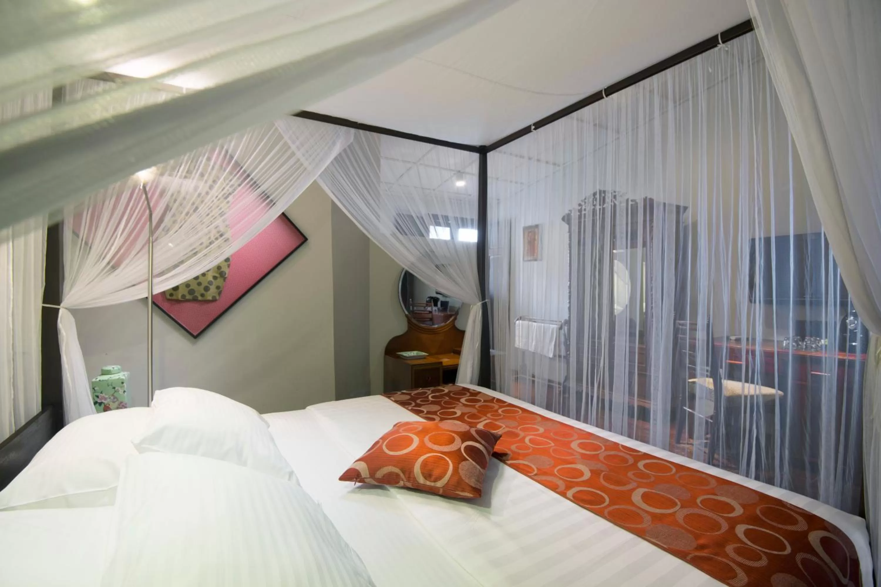 Coffee/tea facilities, Bed in Noordin Mews