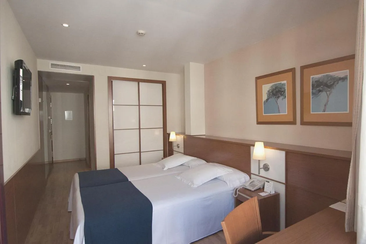 Bed in Hotel RH Sorolla Centro