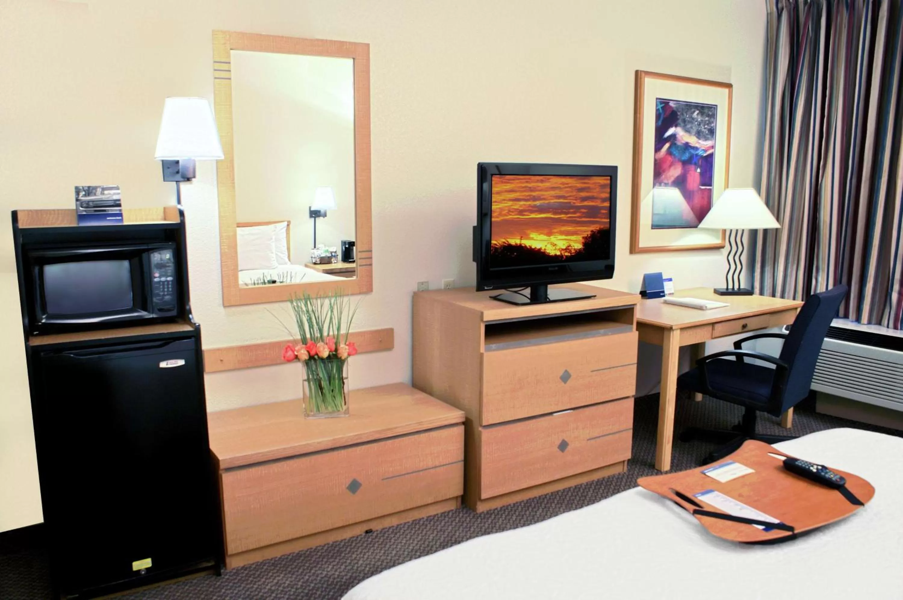 Bedroom, Bed in Hampton Inn Las Vegas/Summerlin