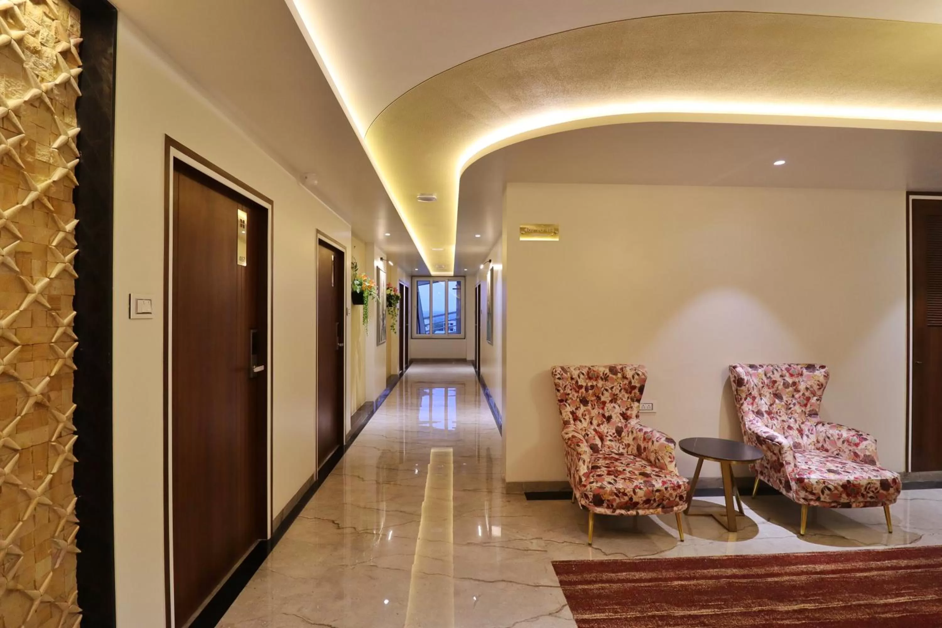 Four Petals Executive by LHMS