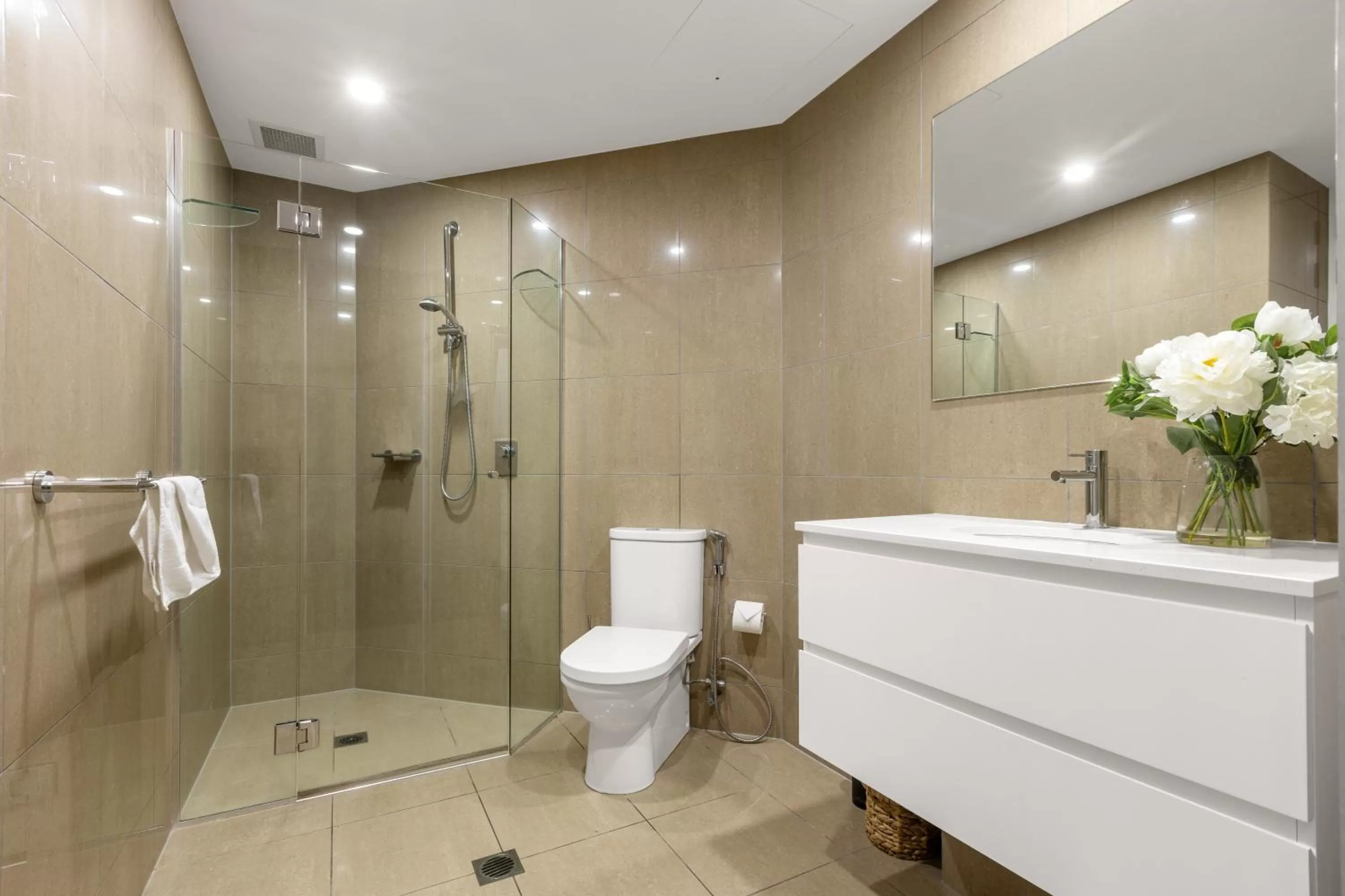 Toilet in Cotton Beach Resort - Tweed Coast Holidays ®