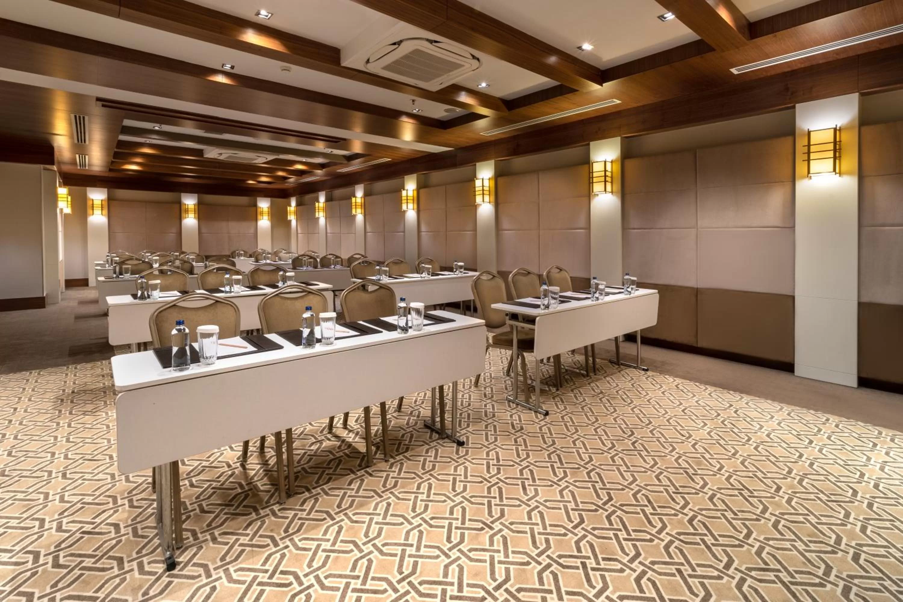 Meeting/conference room in Mercure Istanbul Bomonti