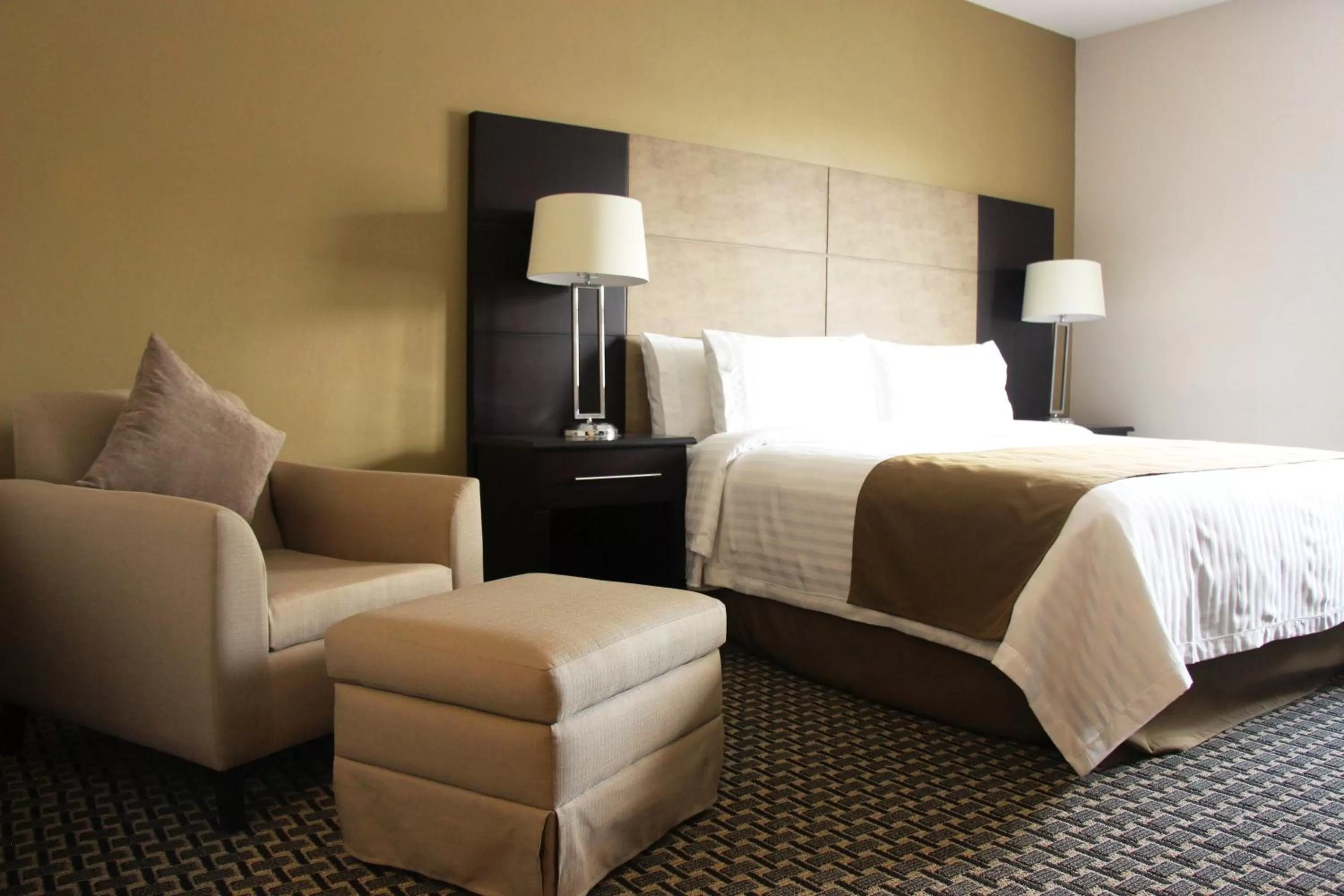 Photo of the whole room in Holiday Inn Mexico Santa Fe by IHG