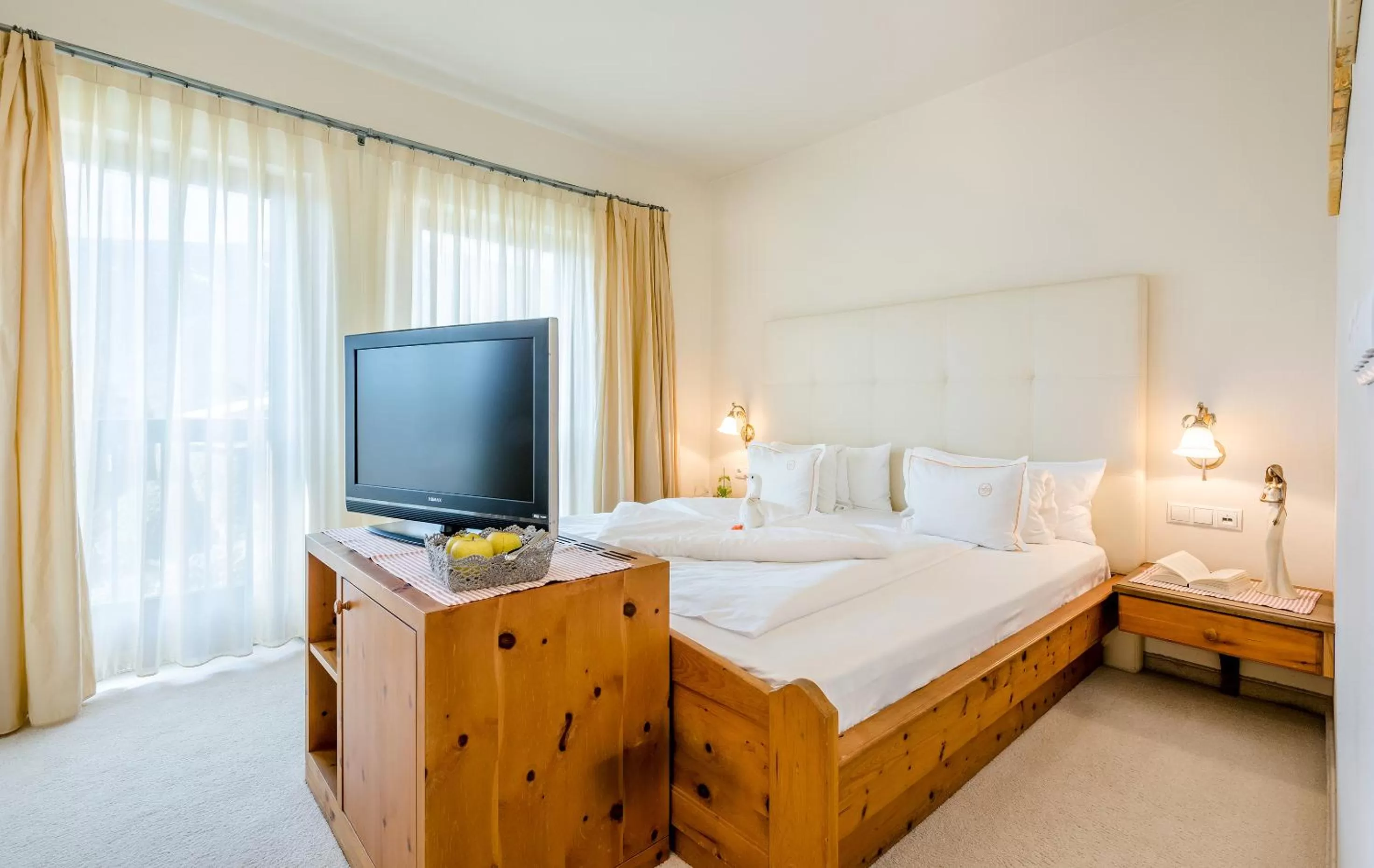 Photo of the whole room, Bed in Hotel Ansitz Plantiz