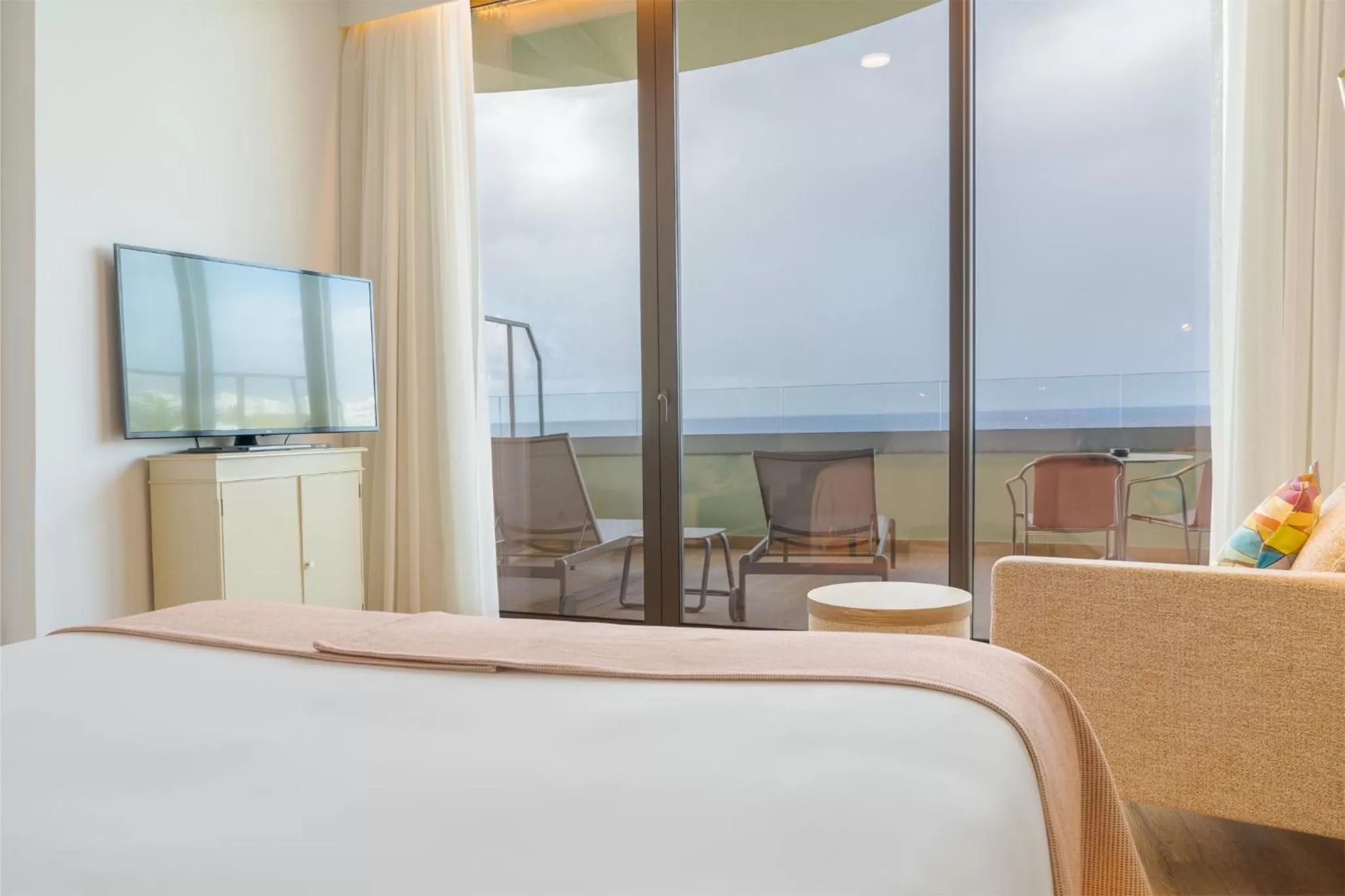 Bedroom, Bed in Pestana Vila Lido Madeira Ocean Hotel