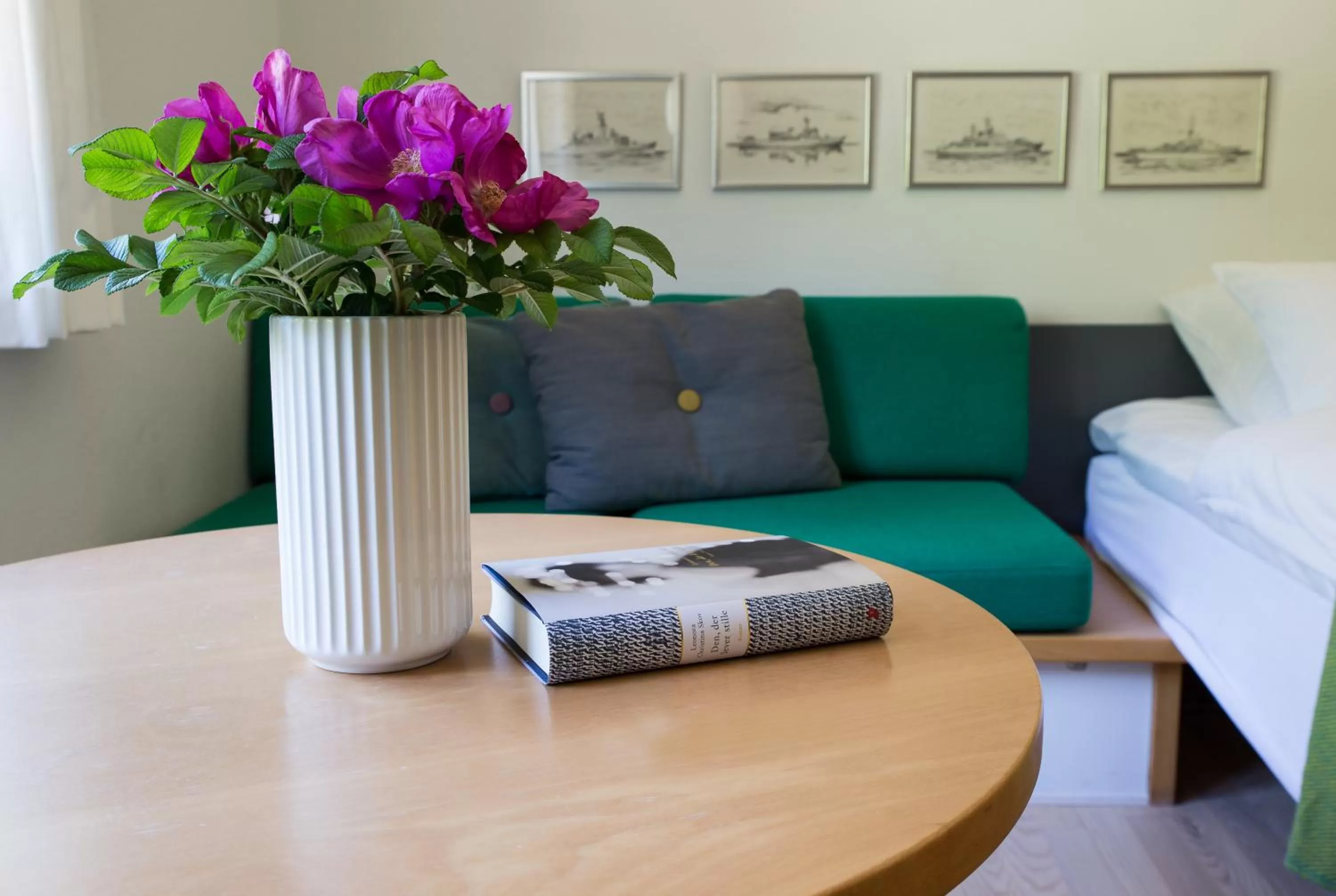 Seating area in Kysthotellet