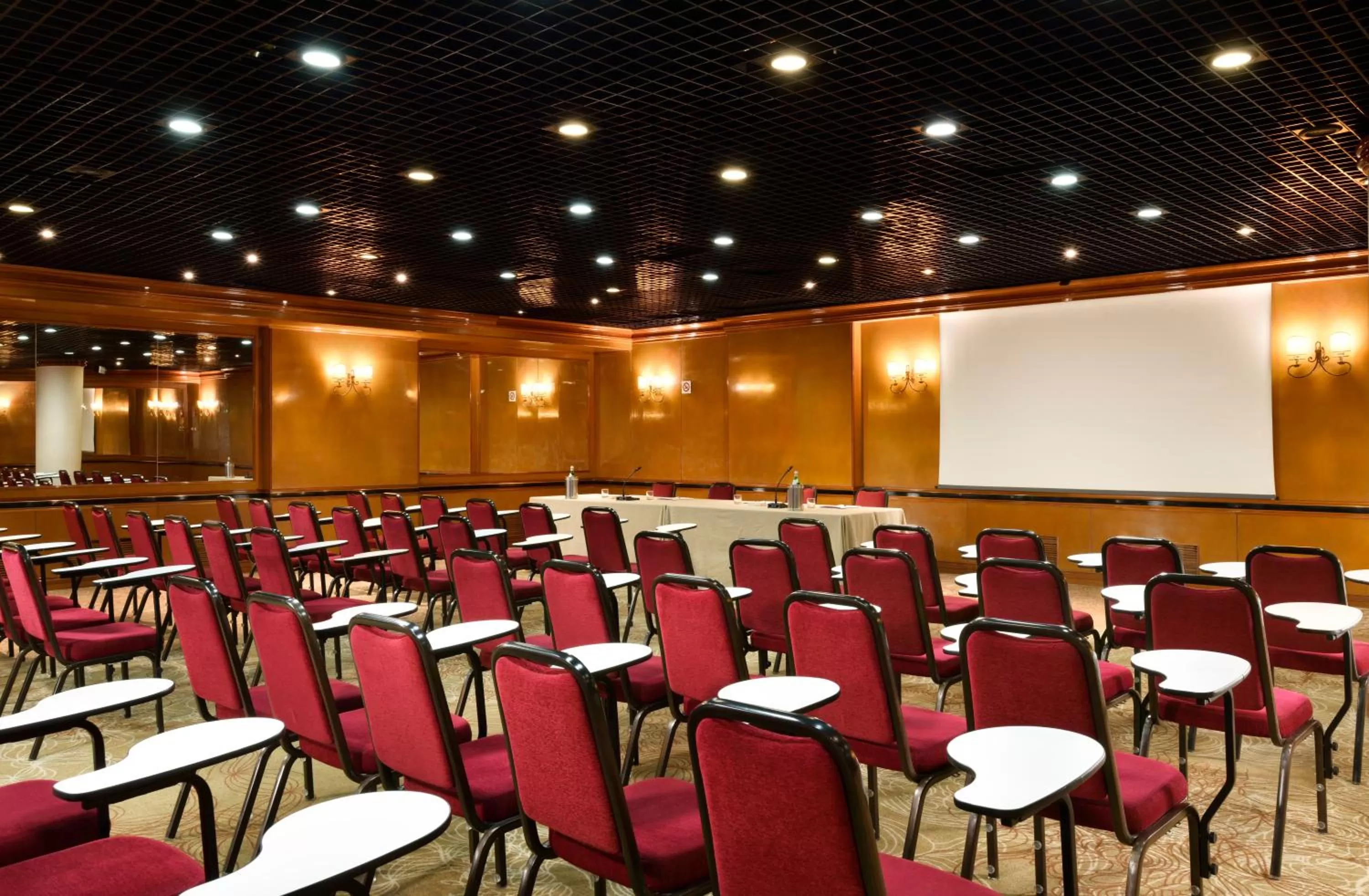 Business facilities in UNA Hotels Scandinavia Milano