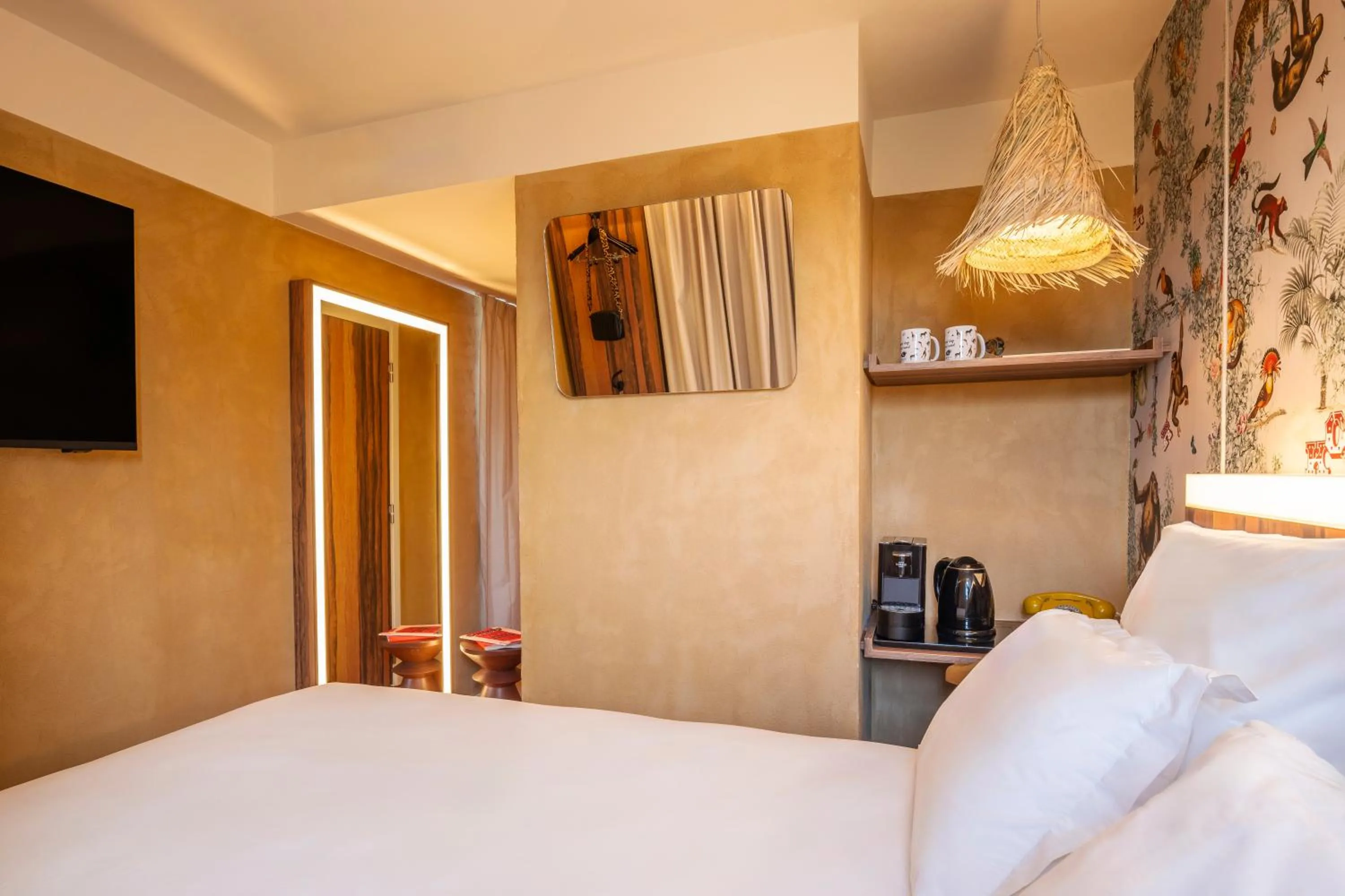 Bed in Kopster Hotel Paris Porte de Versailles