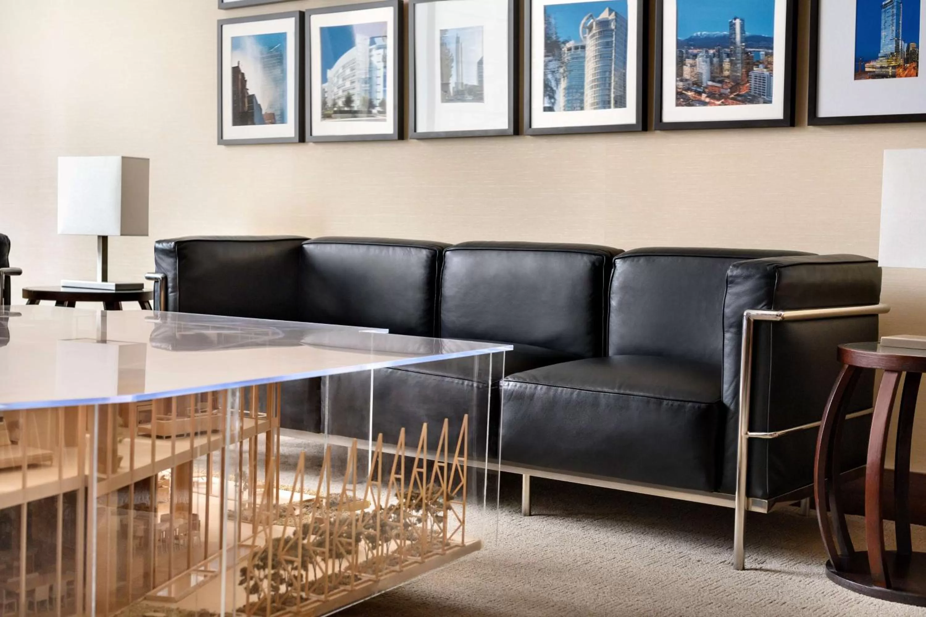 Photo of the whole room in Shangri-La Toronto