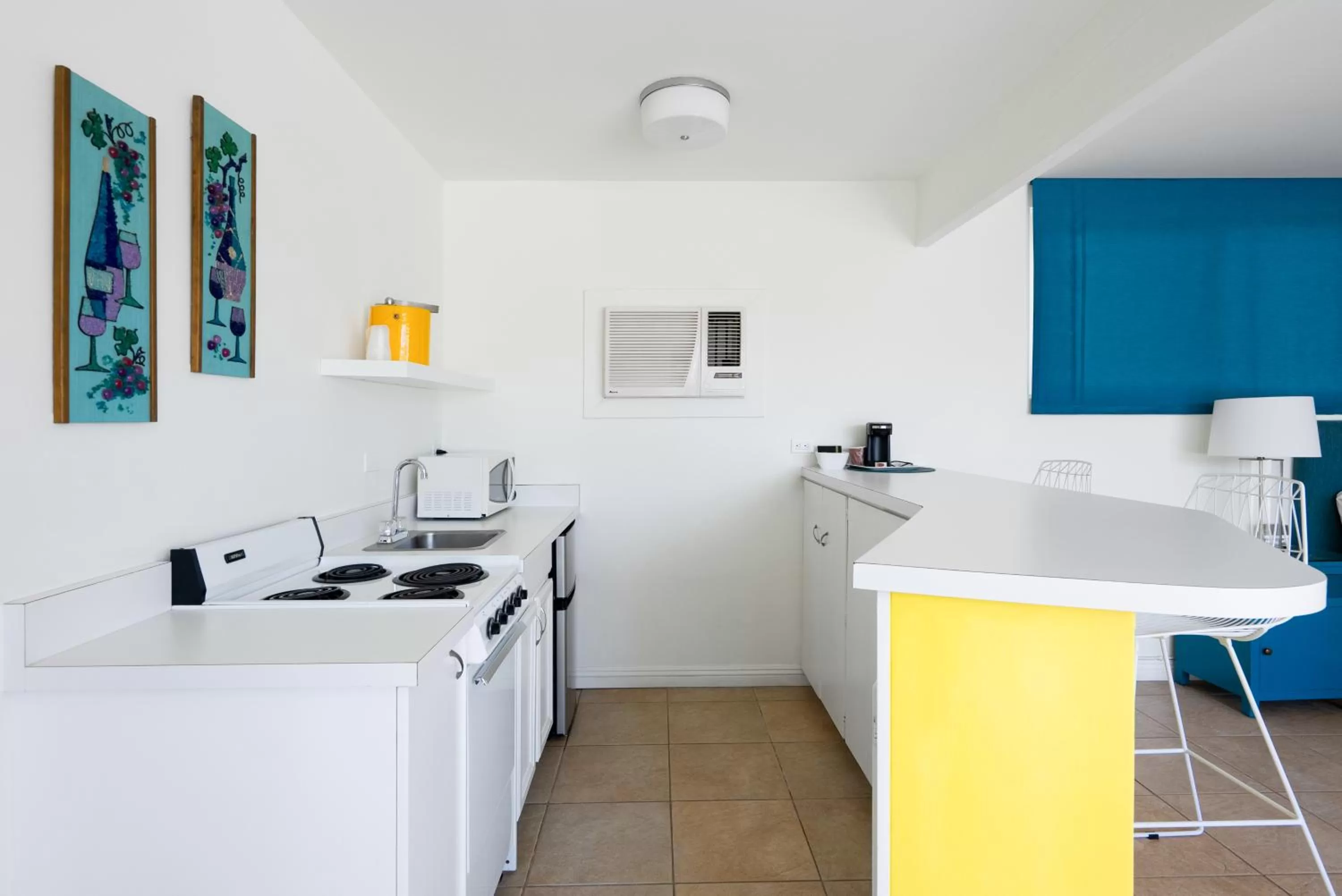 Kitchen/Kitchenette in The Monkey Tree Hotel by AvantStay