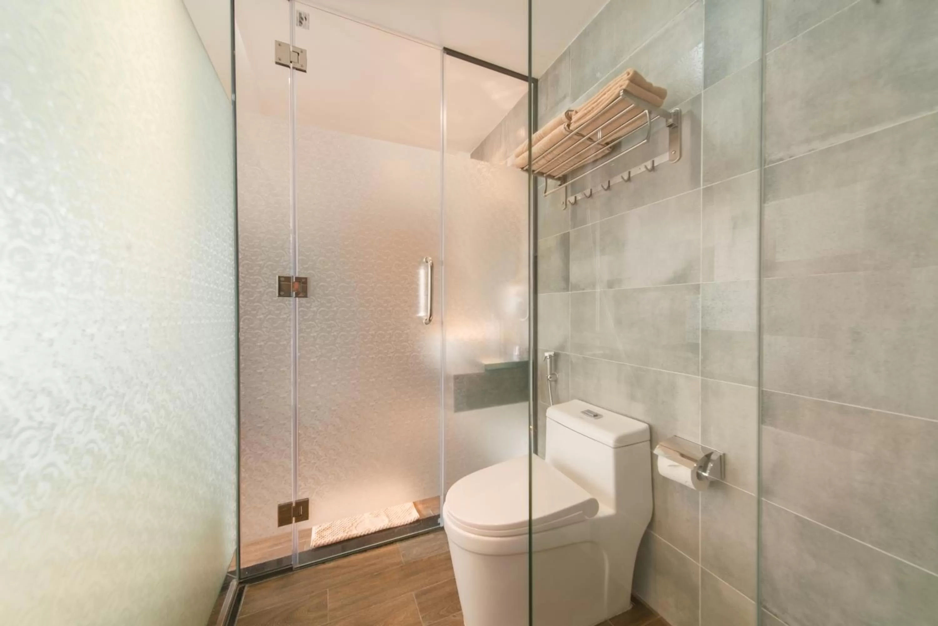 Shower in Aaron Boutique Hotel