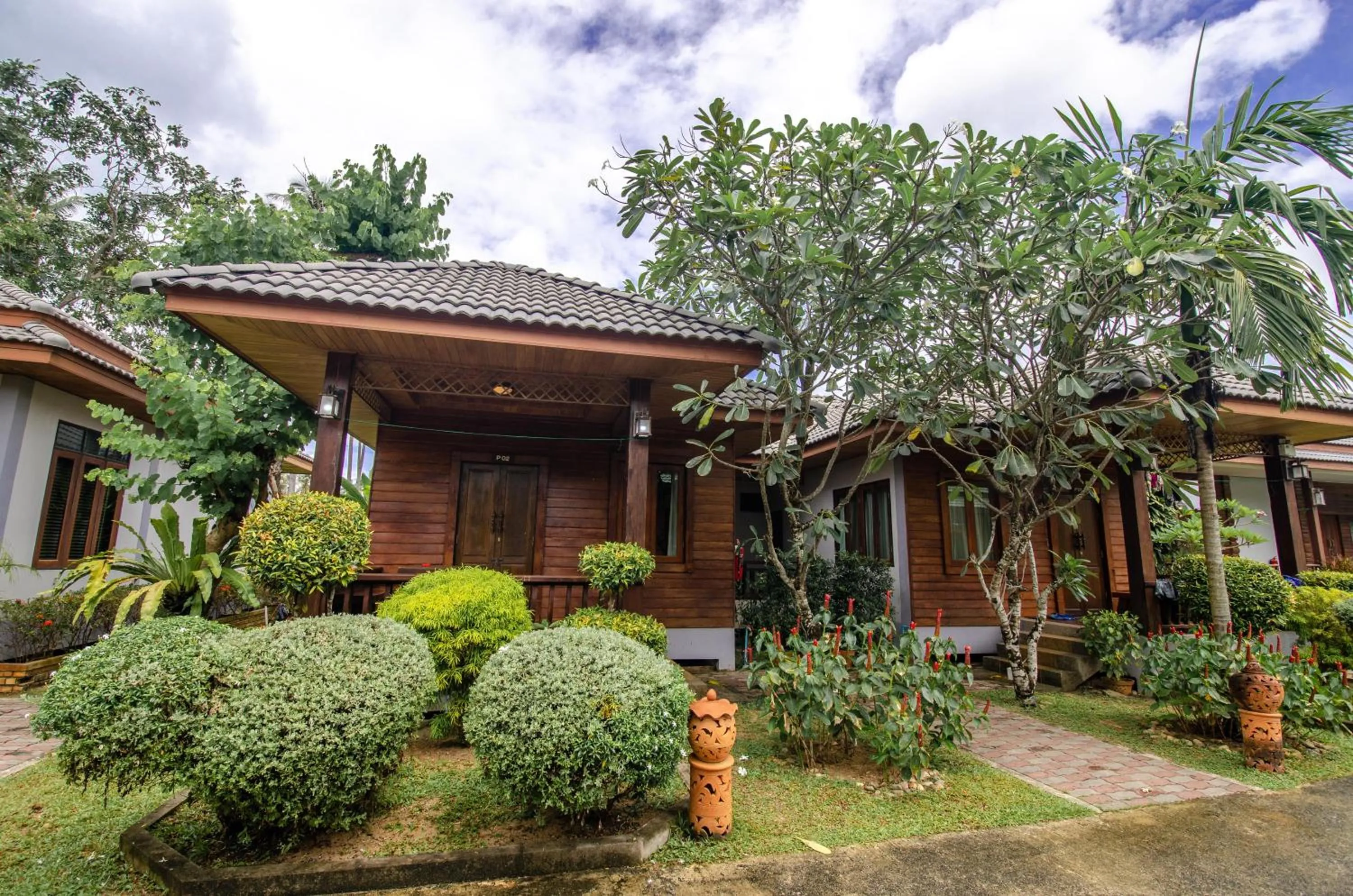 Property building in Khum Laanta Resort - SHA Extra Plus