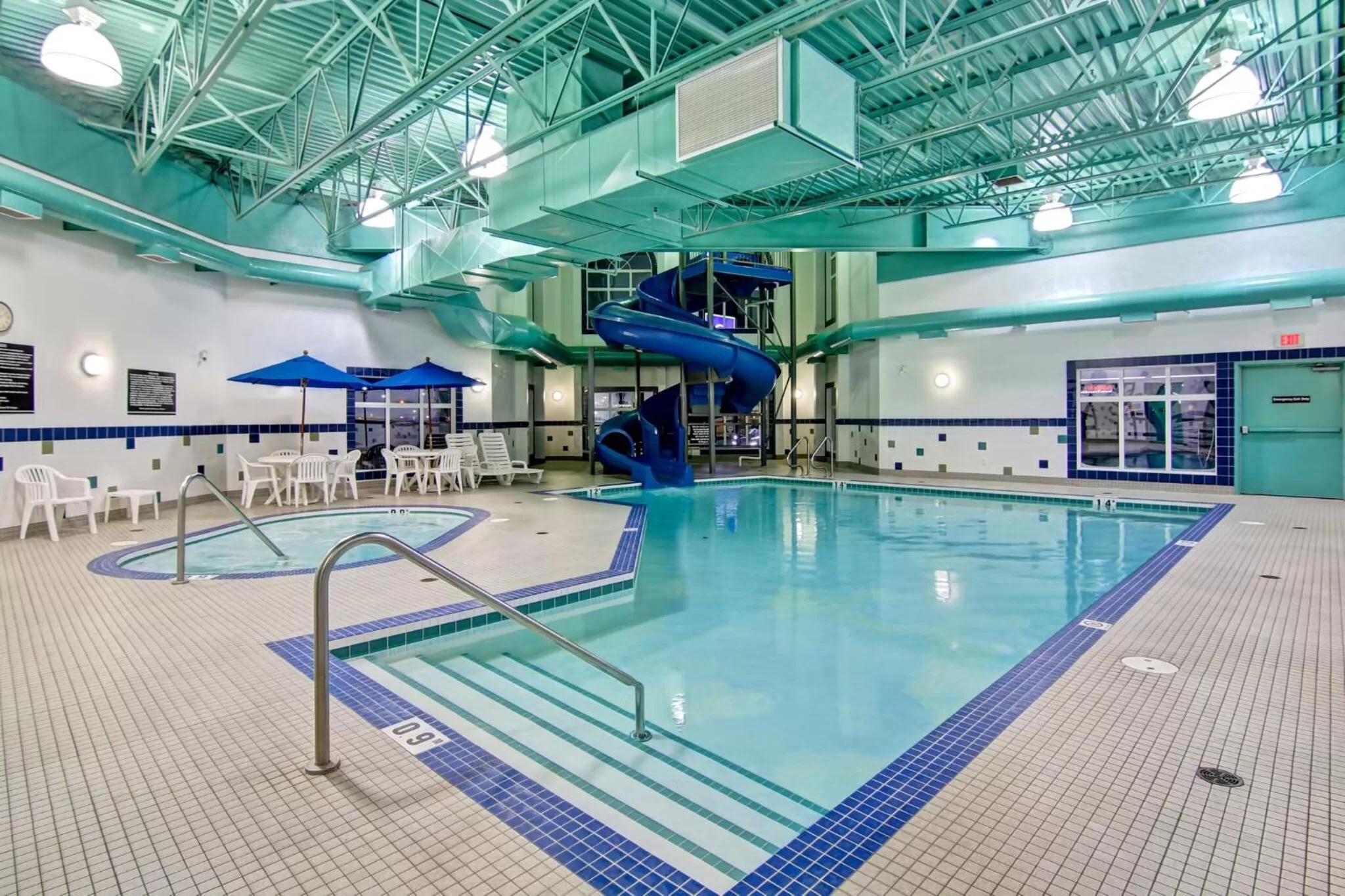 Swimming pool in Canalta Camrose