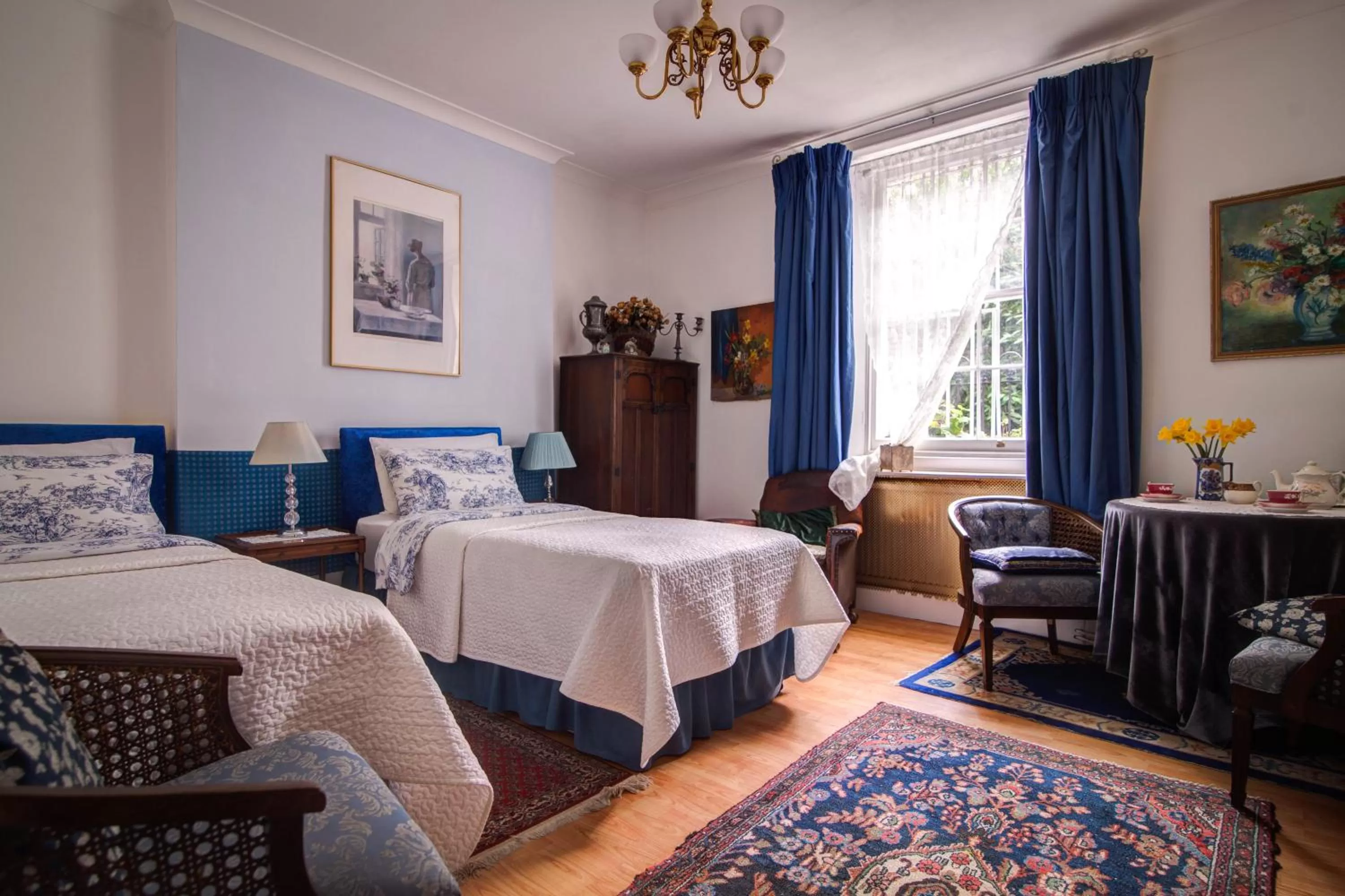 Bedroom, Bed in Dawson Place, Juliette's Bed and Breakfast