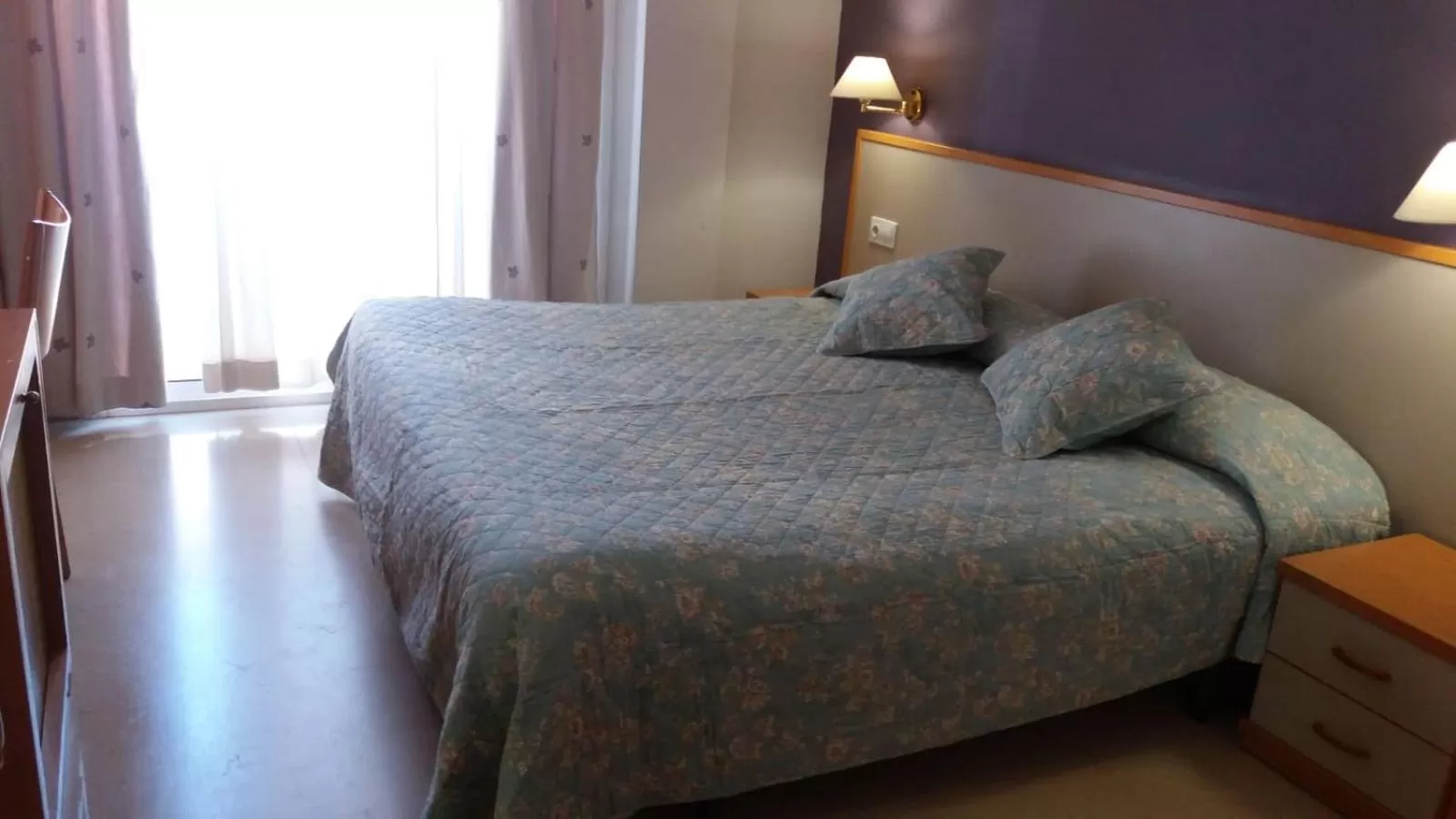 Off site, Bed in Hotel Cosmos Tarragona