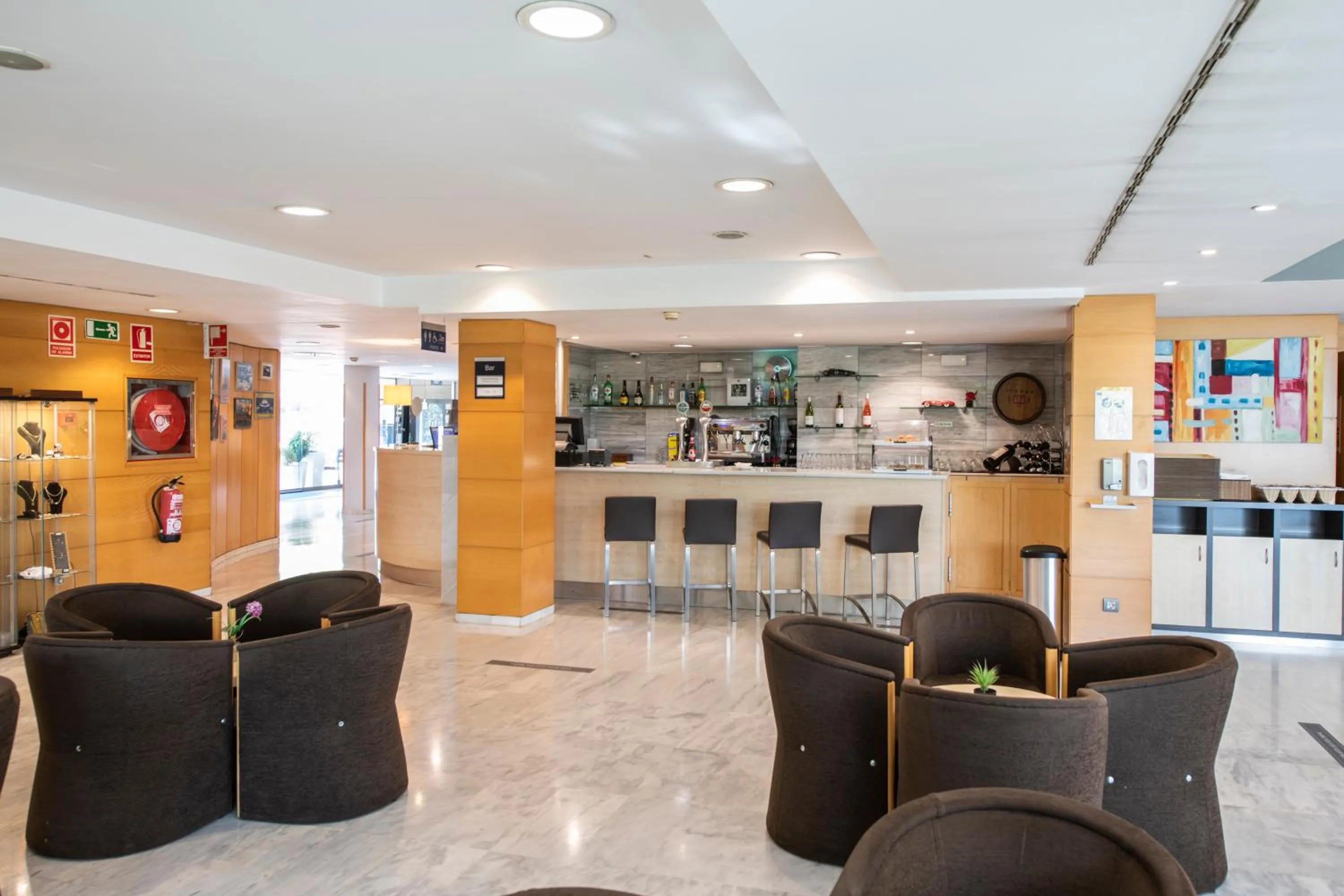 Lounge or bar in Holiday Inn Express Barcelona - Montmeló by IHG