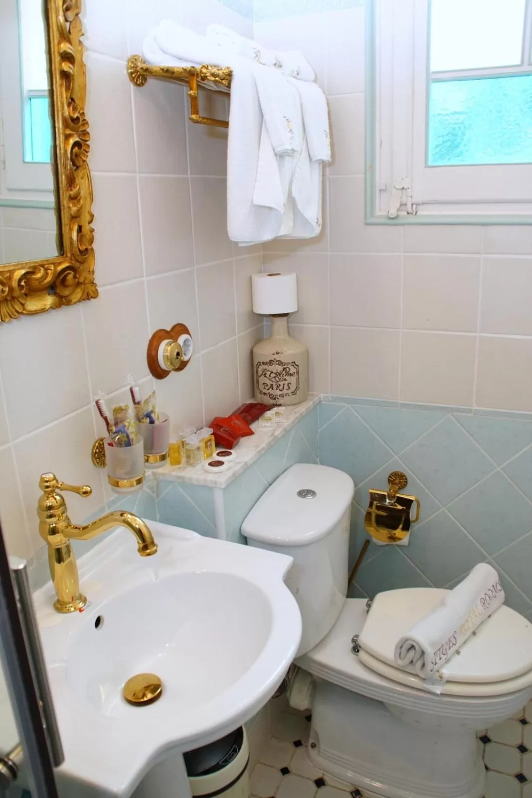 Bathroom in Sitges Royal Rooms