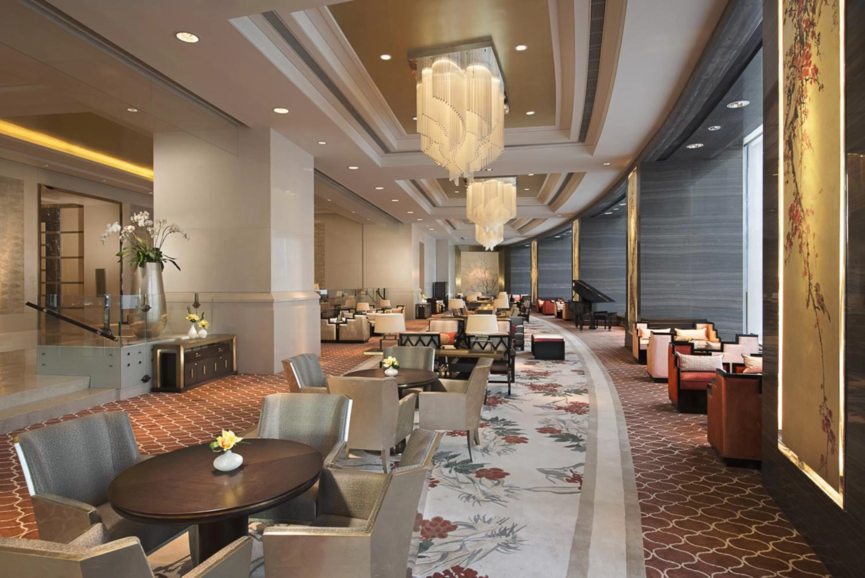 Lounge or bar in Shangri-La Nanjing