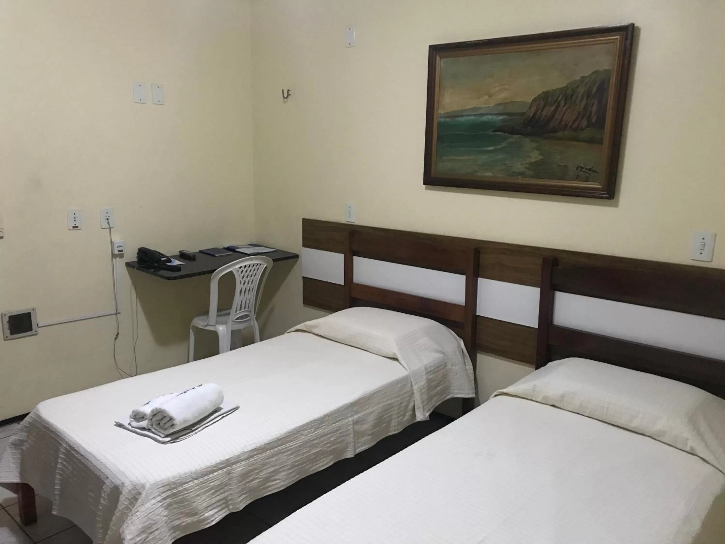 Bedroom, Bed in Hotel Monólitos