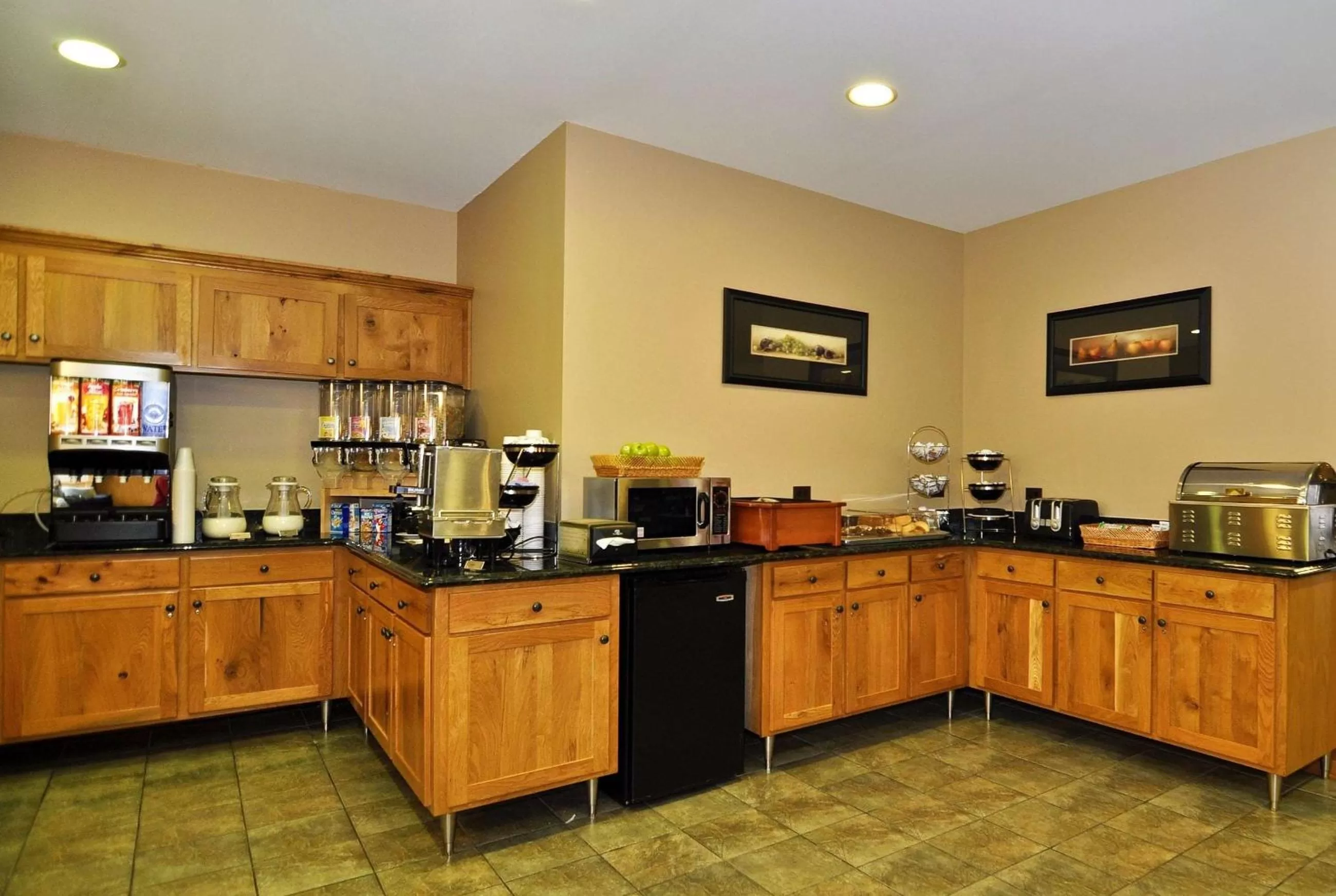 Restaurant/places to eat in Montcler Hotel & Conference Center, Trademark by Wyndham