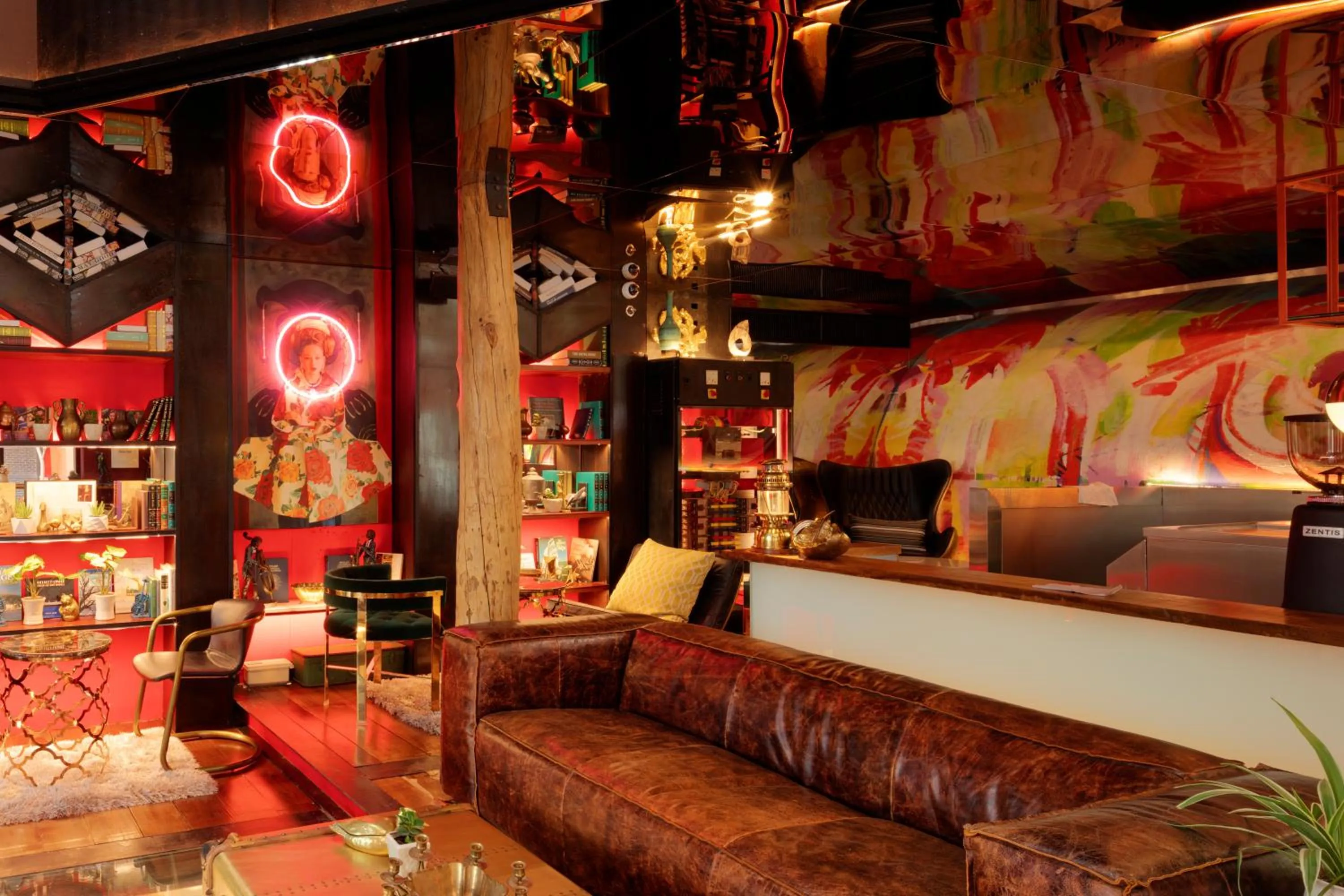 Restaurant/places to eat in MeStyle Museum Hotel