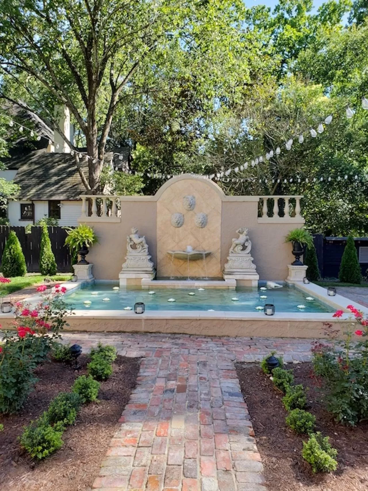 Property building, Swimming Pool in The Pinner House