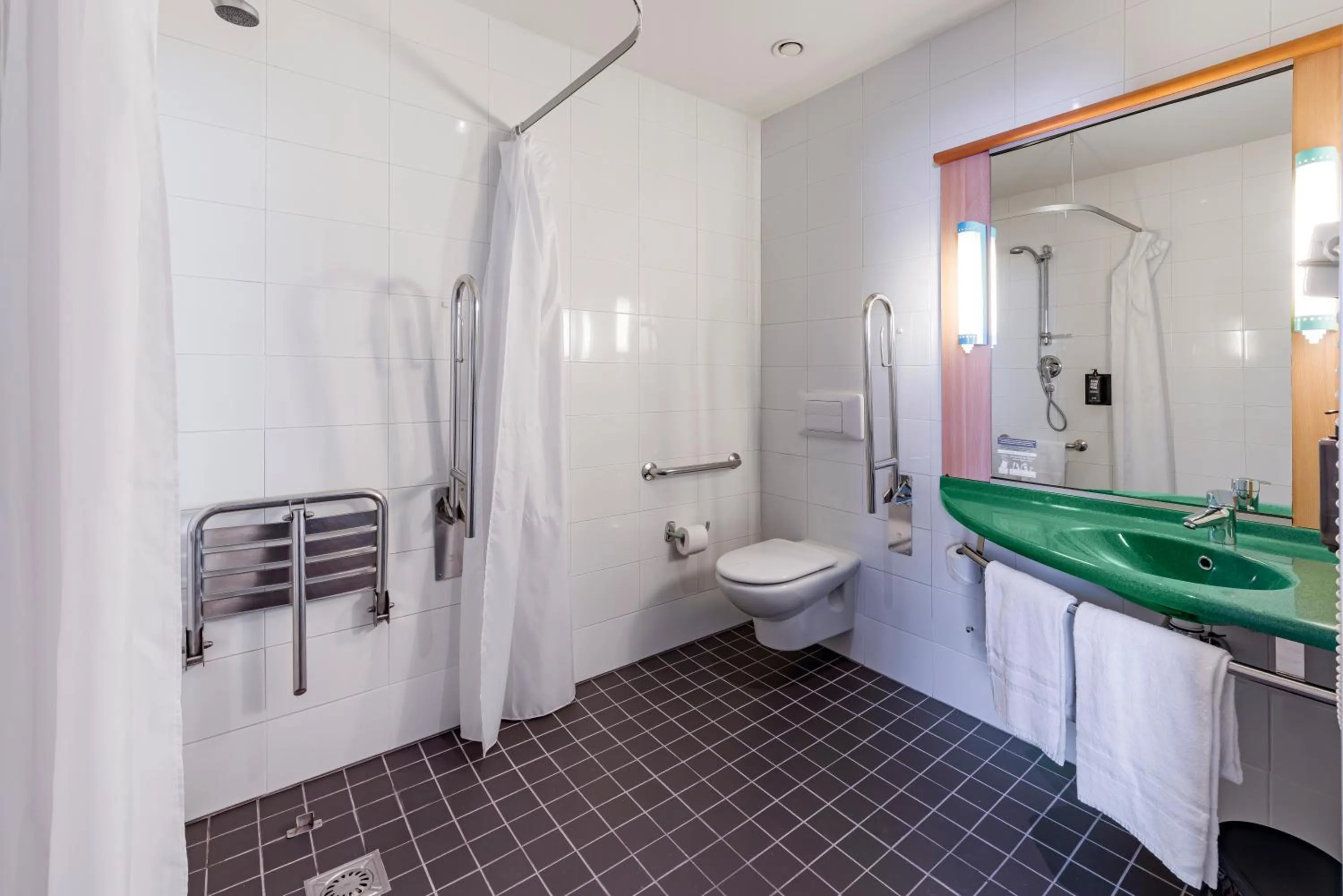 Bathroom in Ibis Madrid Getafe