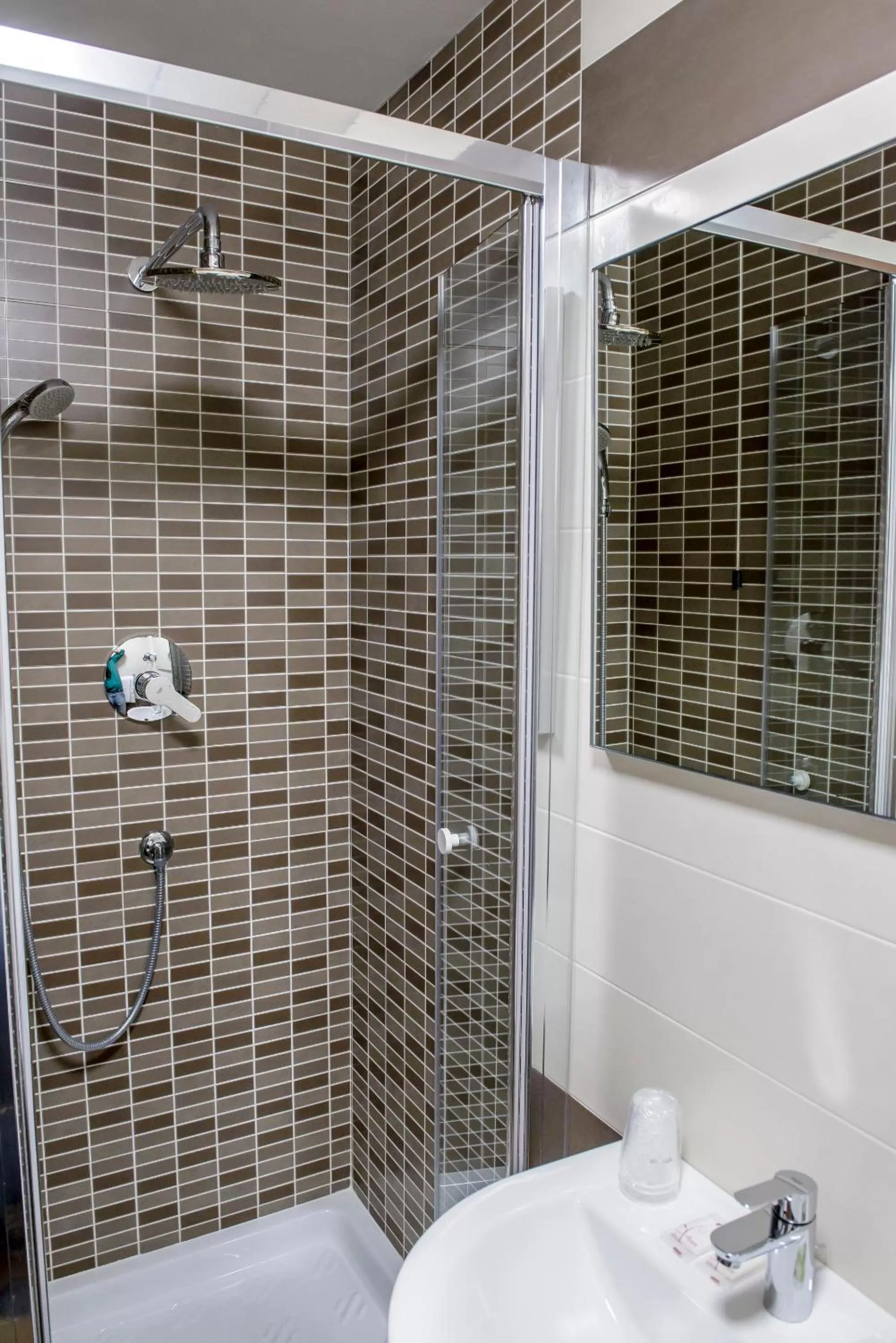 Shower in Hotel Emmaus