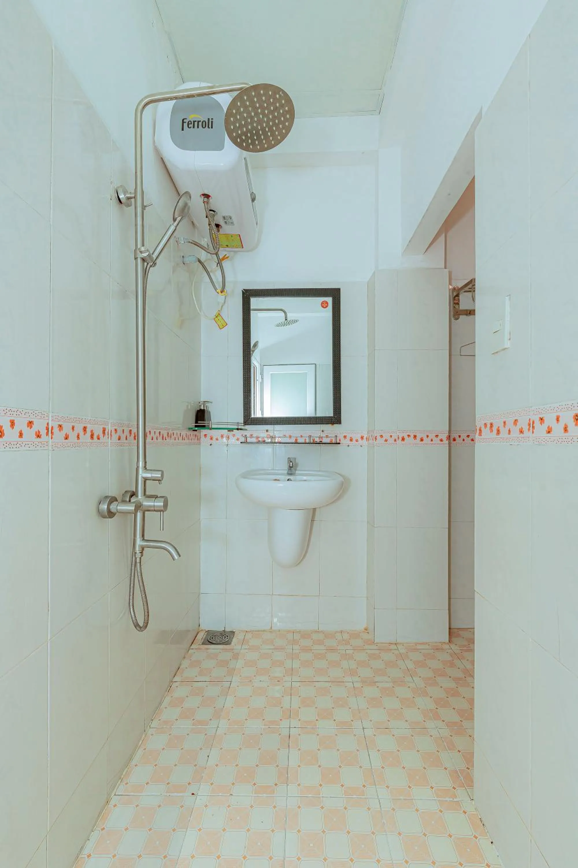 Ken's Backpackers Hotel