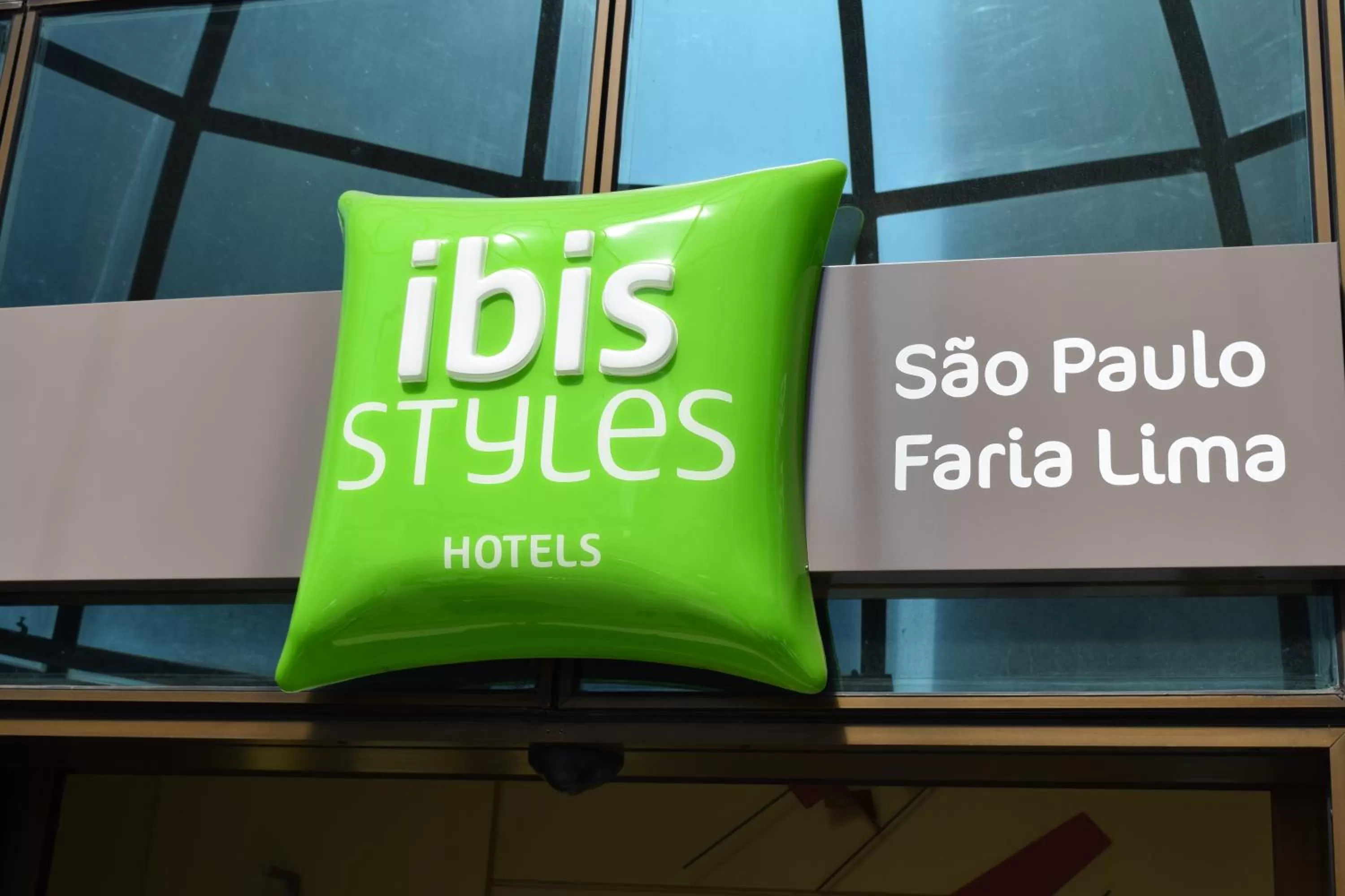 Facade/entrance in ibis Styles SP Faria Lima