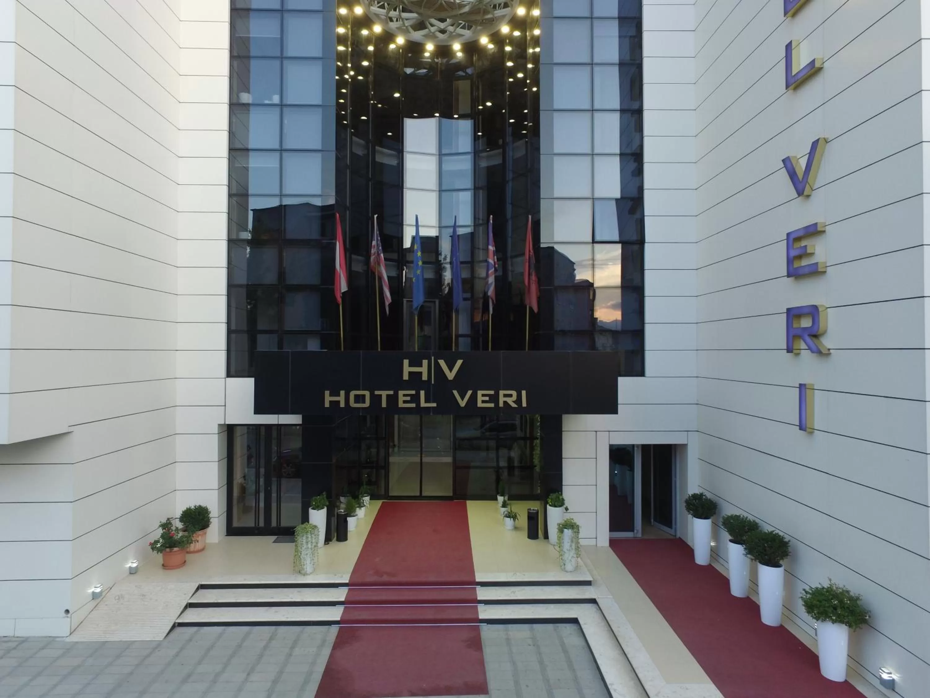 Property building in Hotel Veri