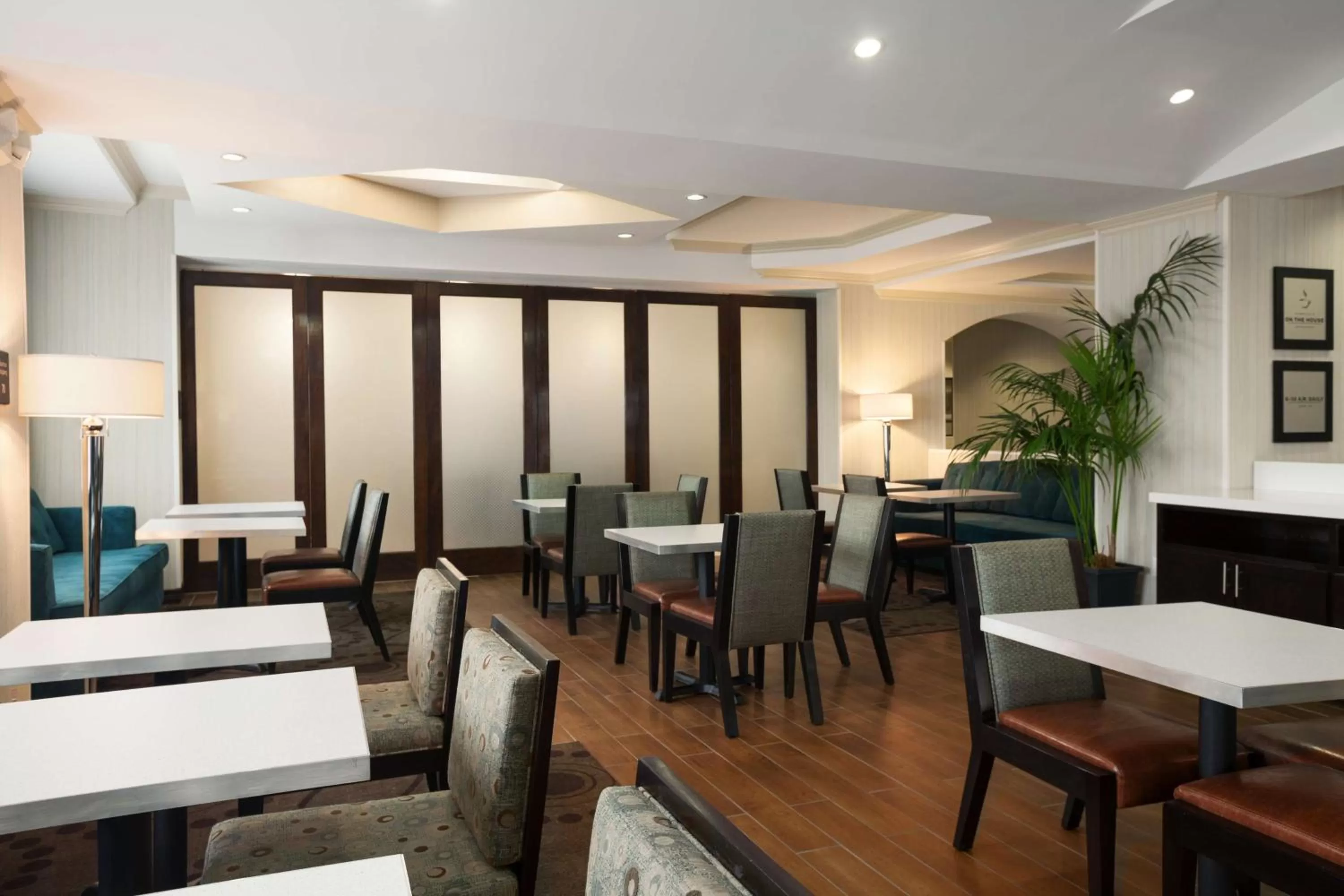 Lobby or reception in Hampton Inn Los Angeles Int'l Airport/Hawthorne