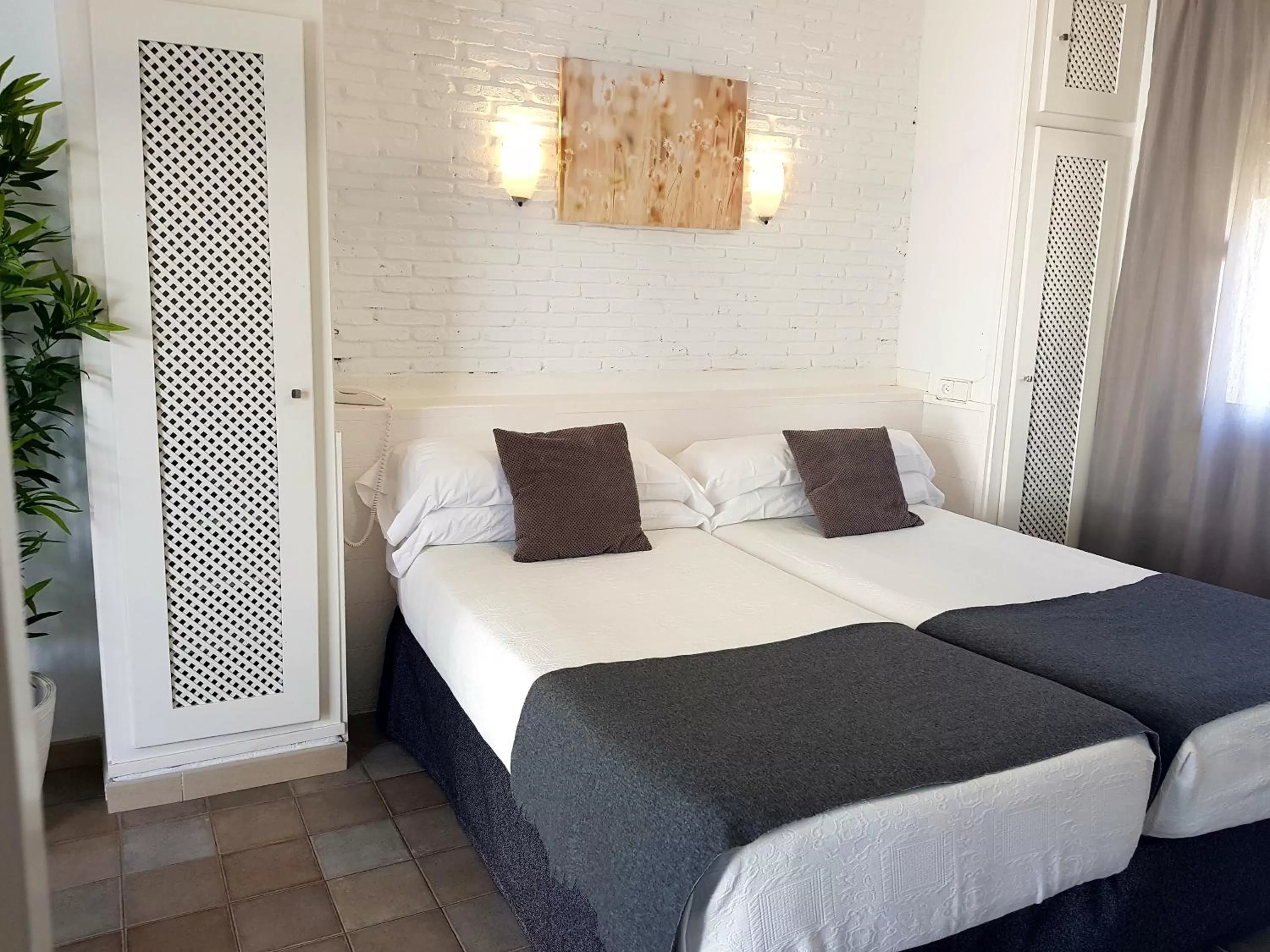 Photo of the whole room, Bed in Campomar Playa