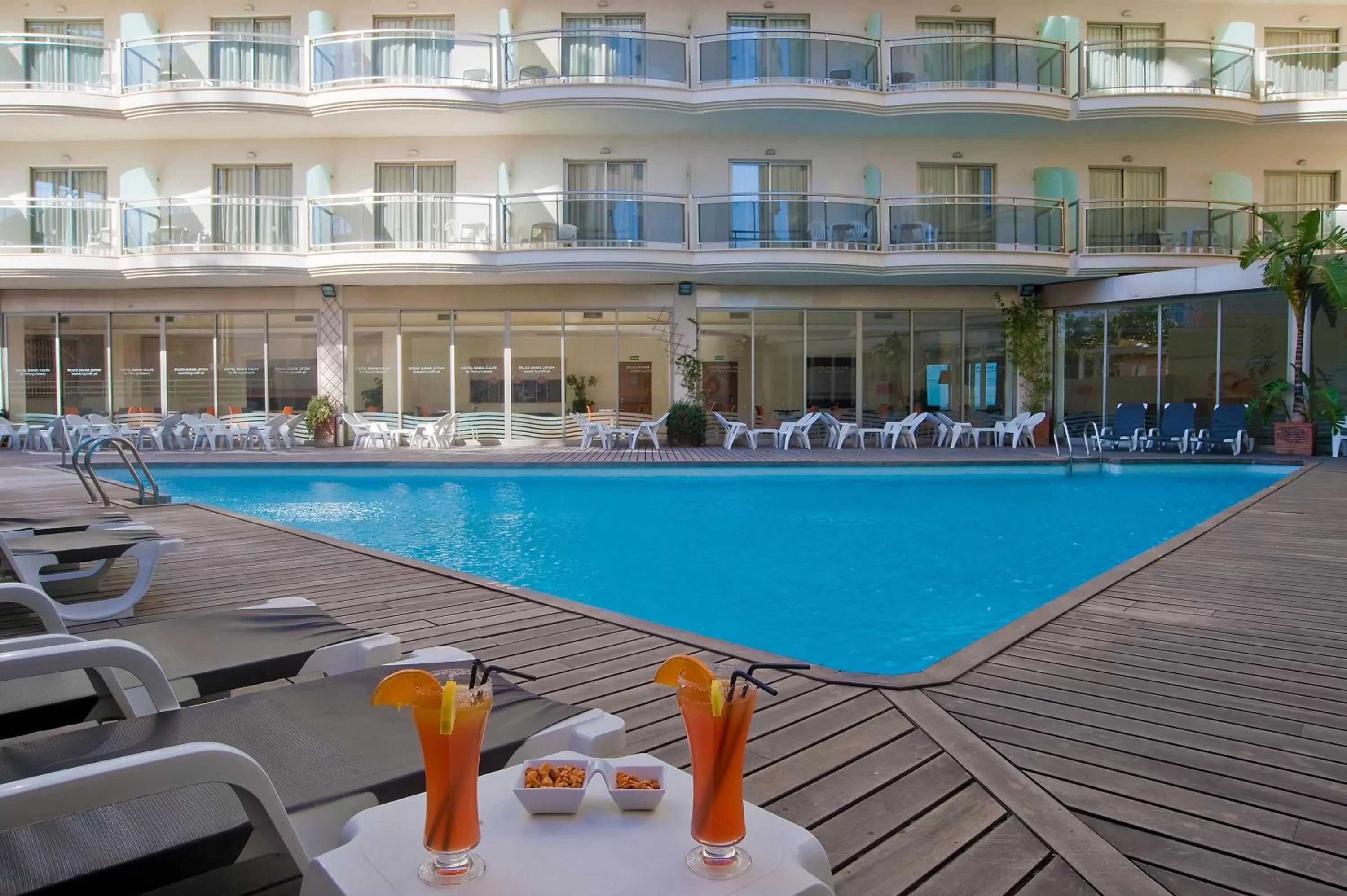 Swimming pool in Hotel Bahía Calpe by Pierre & Vacances