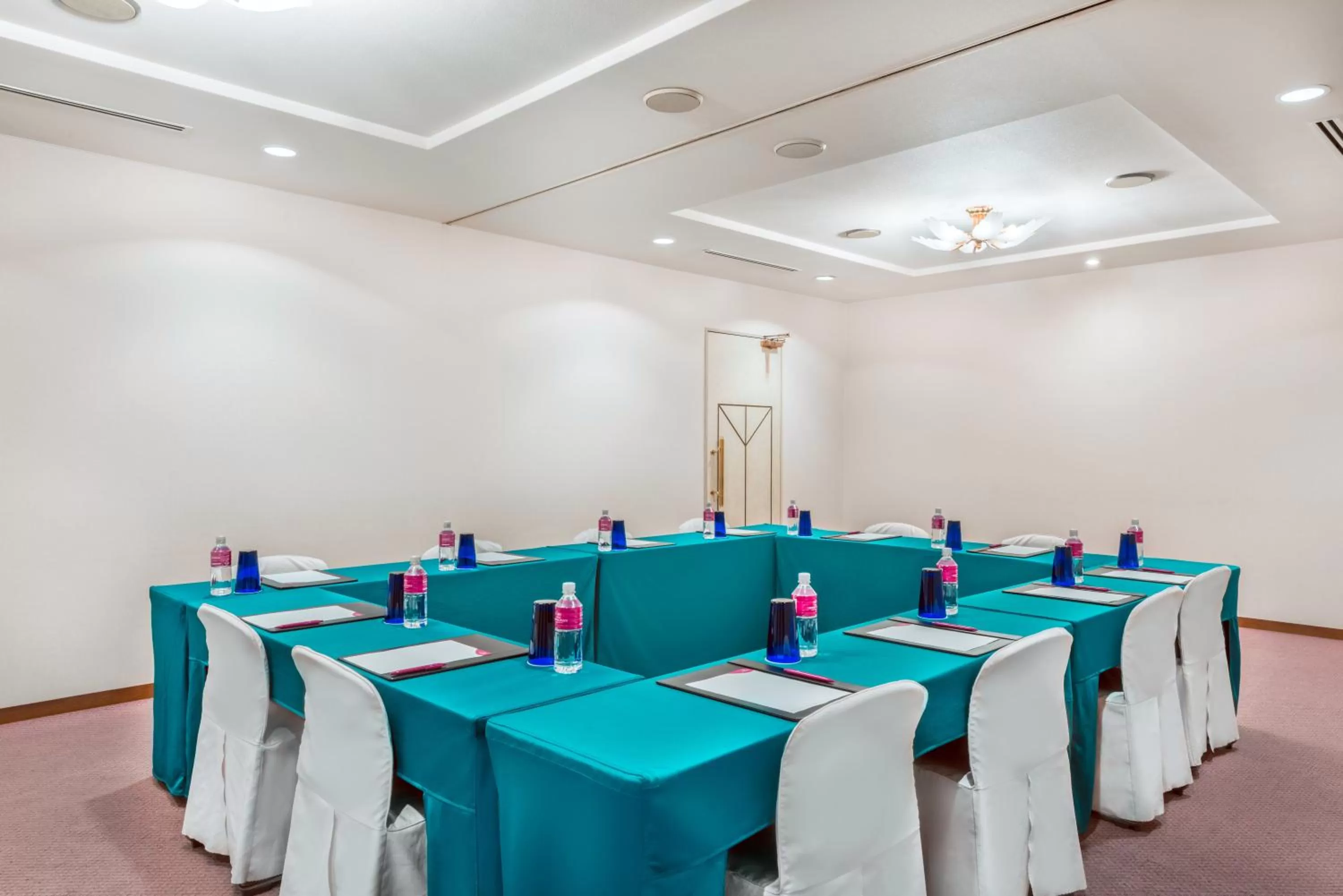 Meeting/conference room in ANA Crowne Plaza Hotel Kushiro, an IHG Hotel