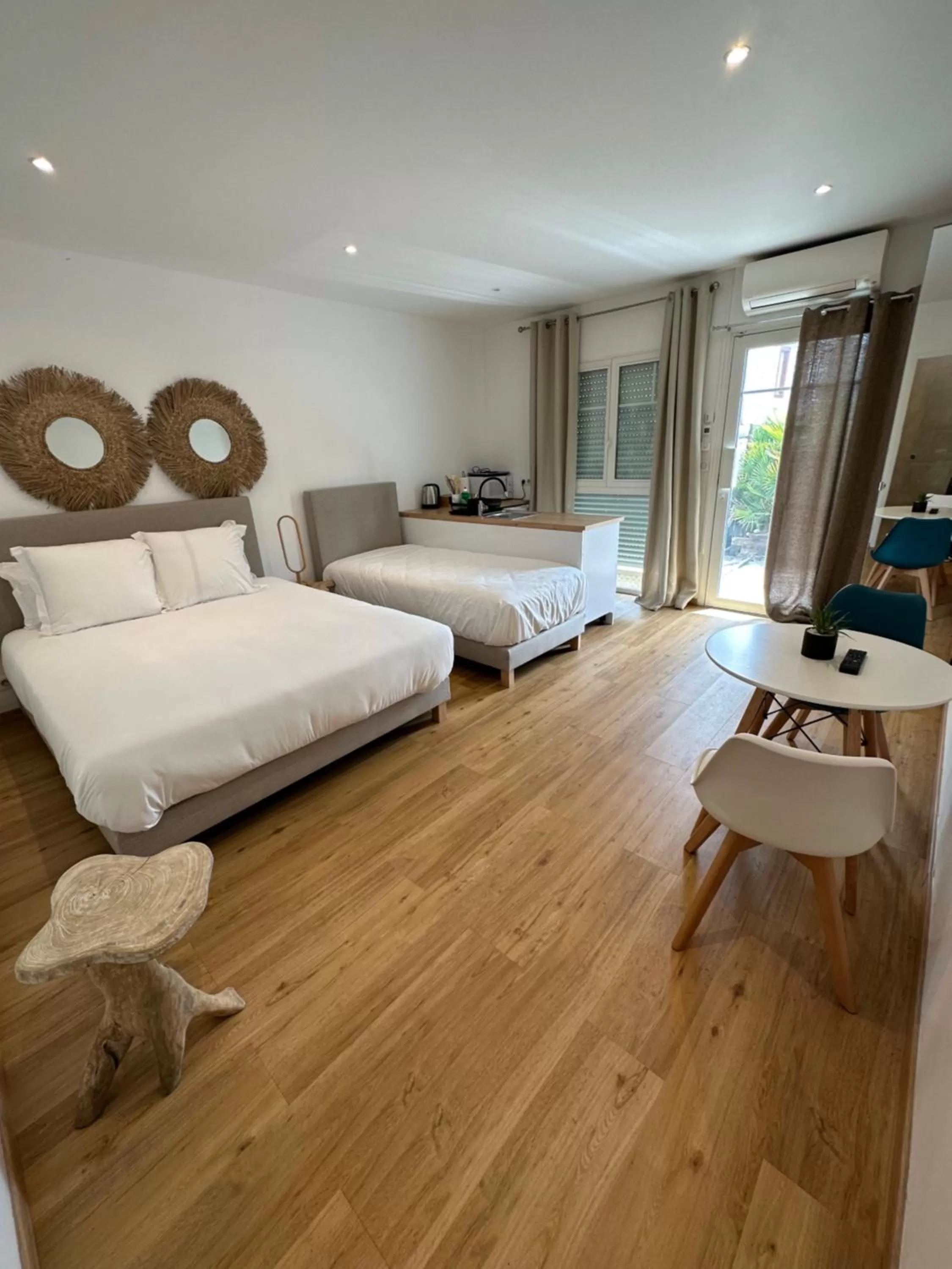 Photo of the whole room in Home Place Apartments - Gujan Arcachon