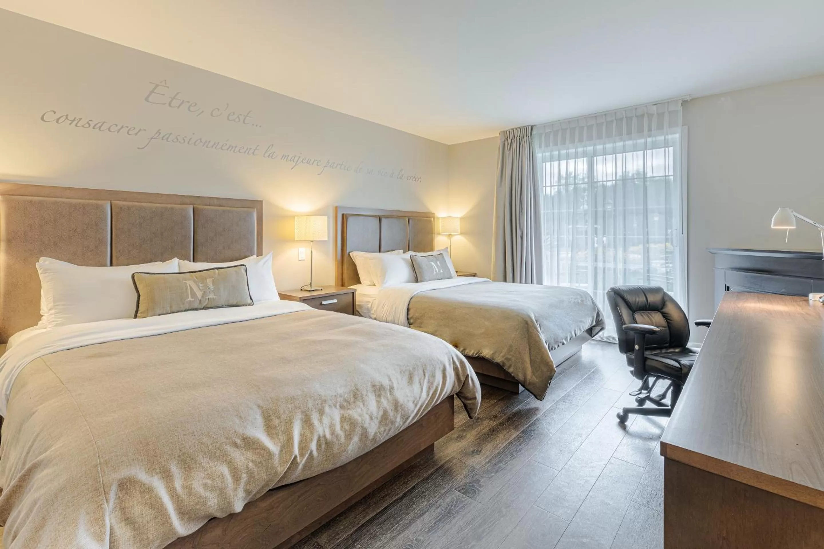 Photo of the whole room, Bed in Hotel Montfort Nicolet