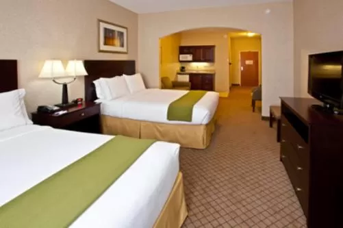 Bedroom, Bed in Holiday Inn Express Hotel & Suites Anderson by IHG