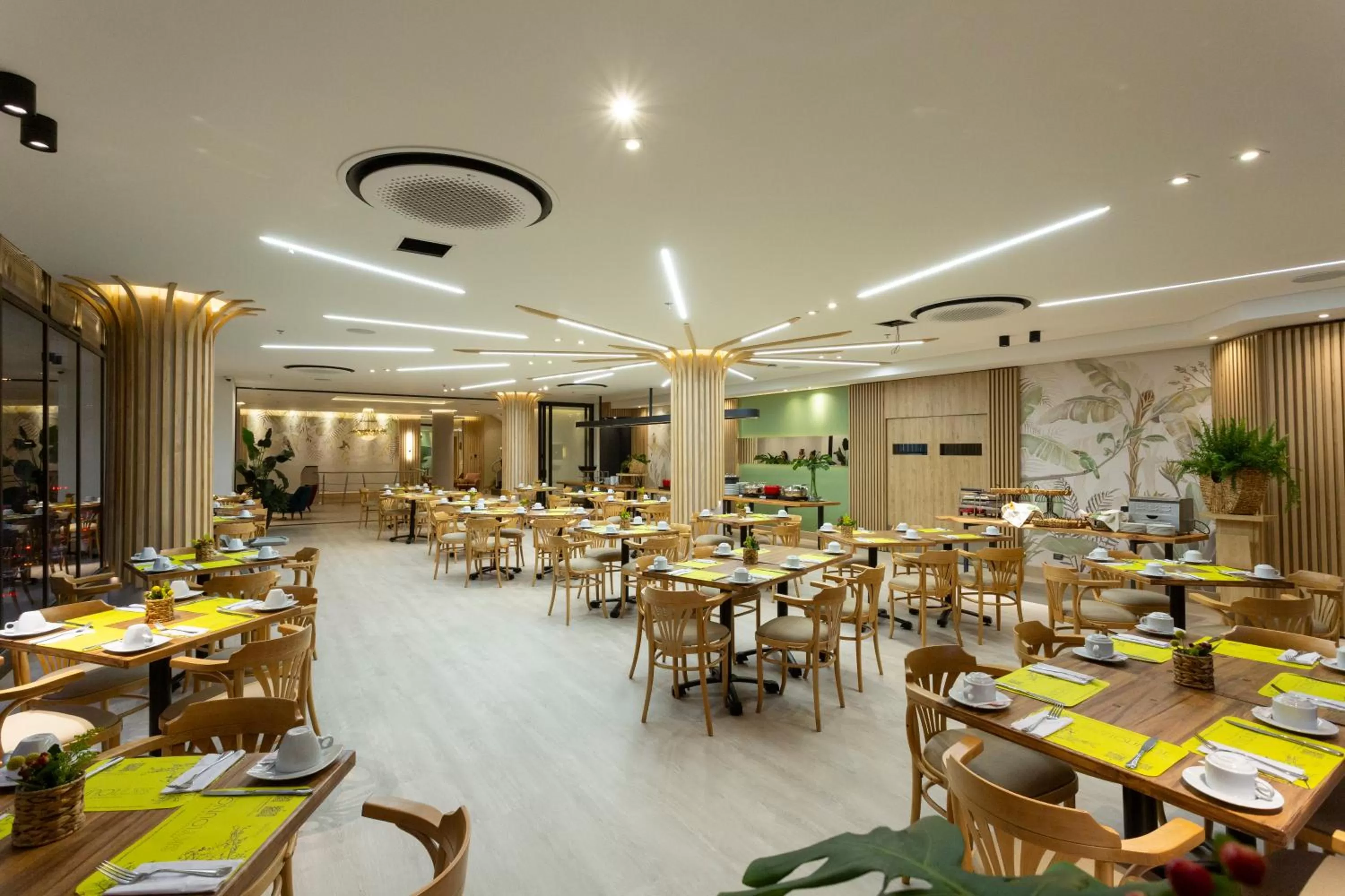 Restaurant/places to eat in Hotel Soratama