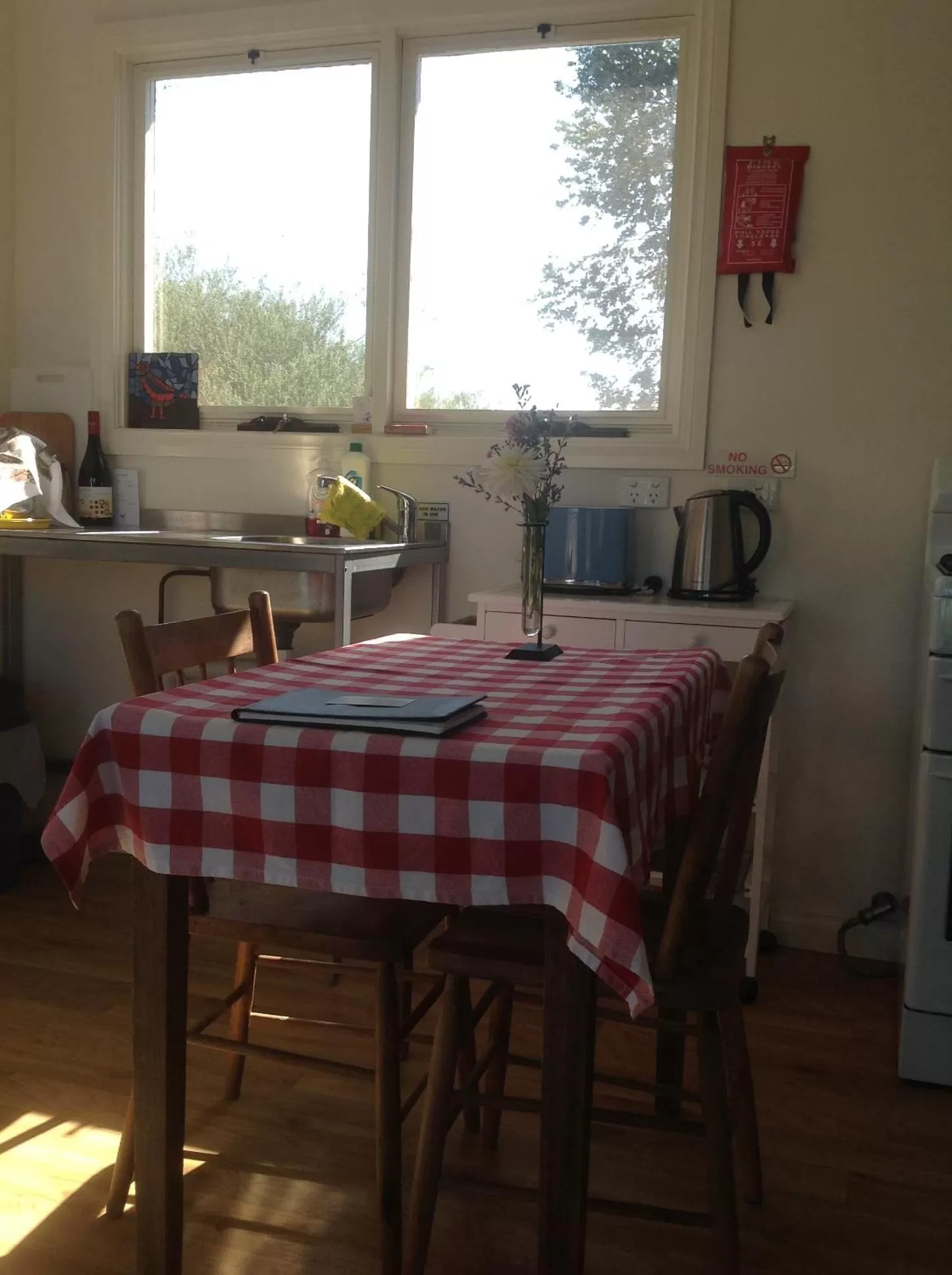 Dining Area in Amazing Views Pet Friendly Bed and Breakfast