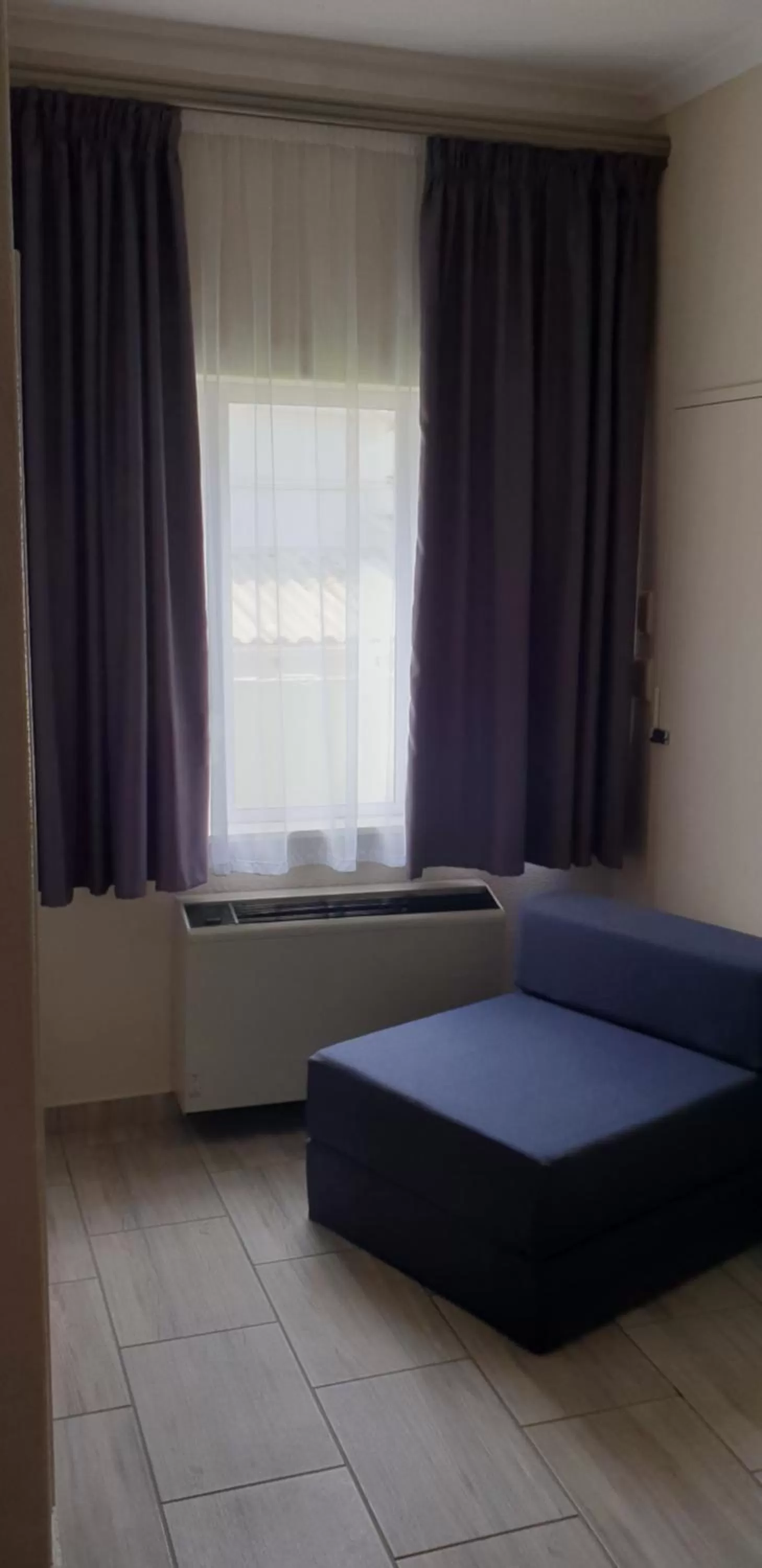 Bed in Premier Splendid Inn Bayshore