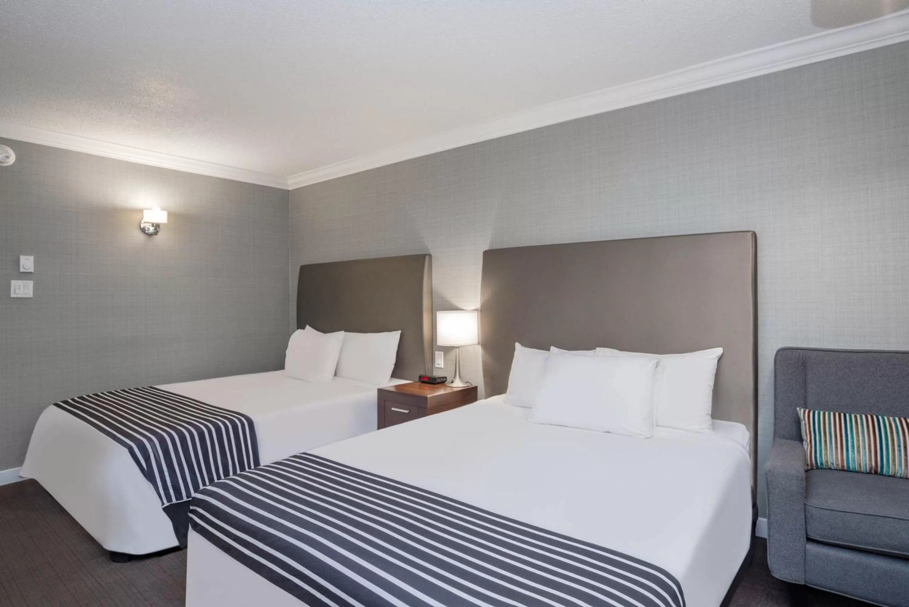 Photo of the whole room, Bed in Sandman Hotel Revelstoke