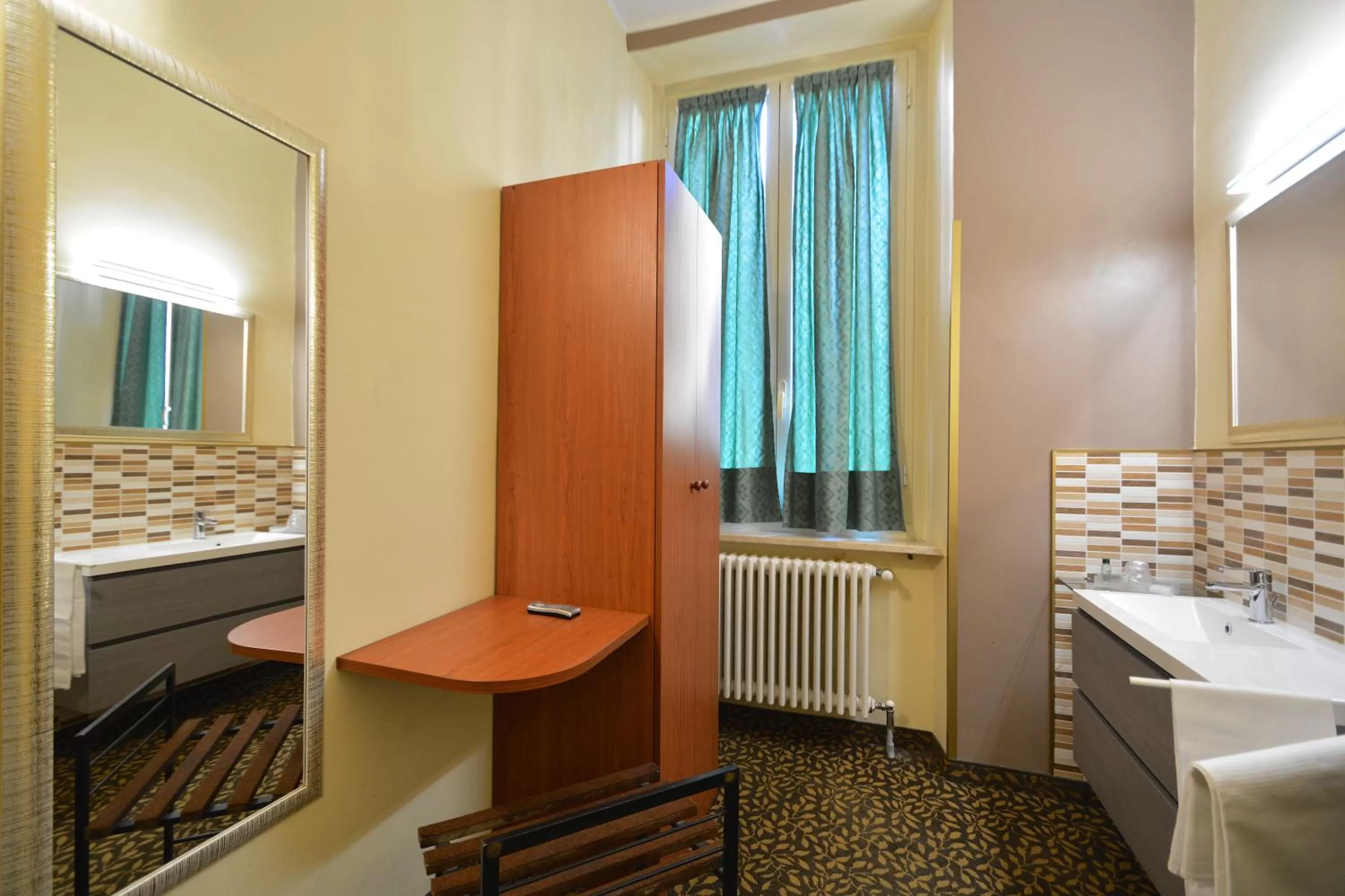 Photo of the whole room, Bed in Hotel Eden