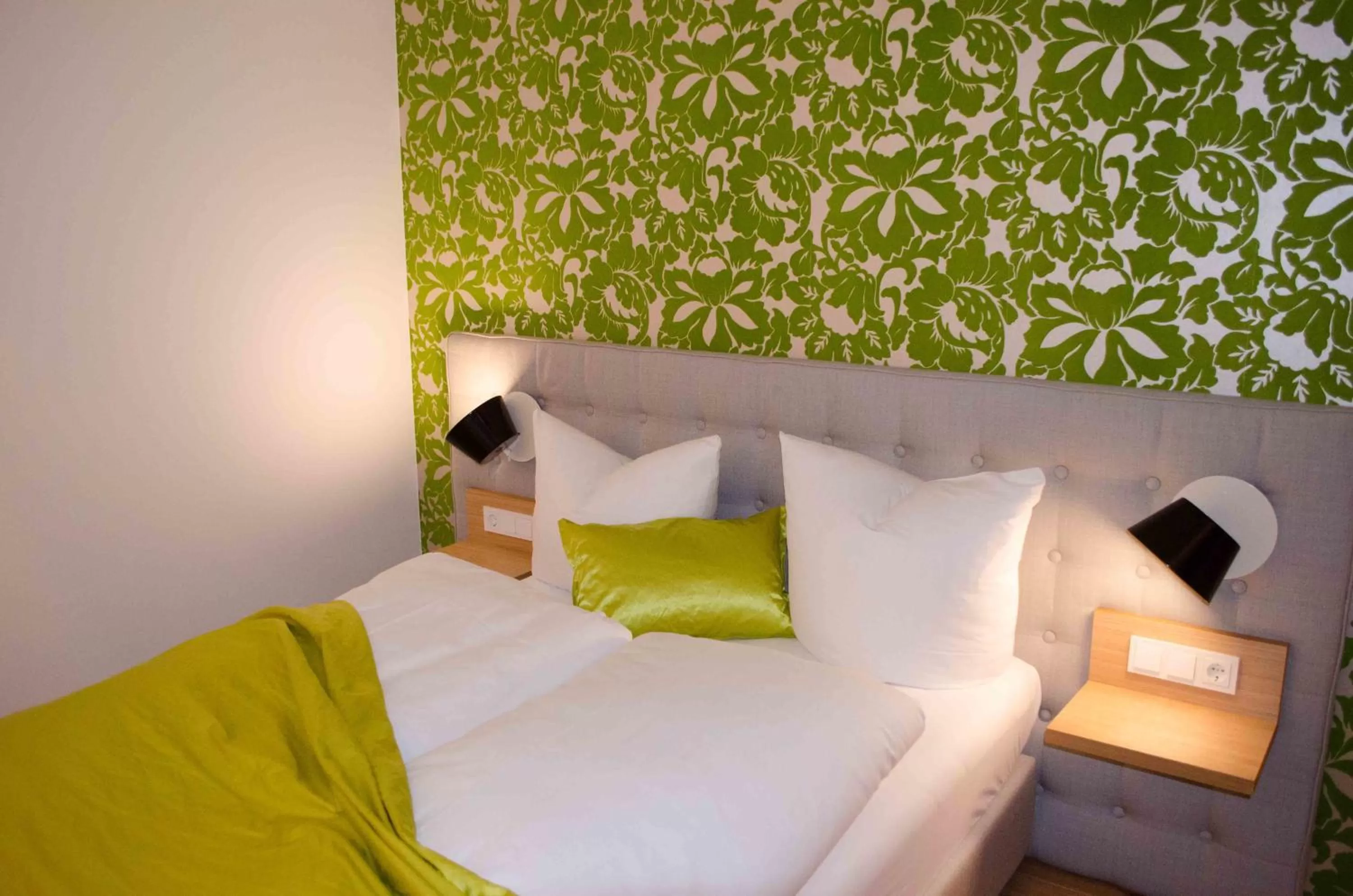 Bed in Hotel im Bunker