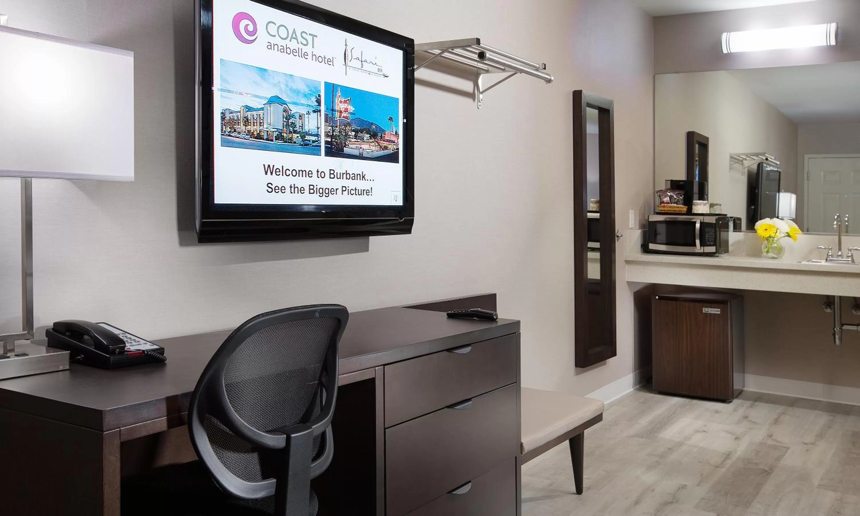 Bedroom in Safari Inn, a Coast Hotel