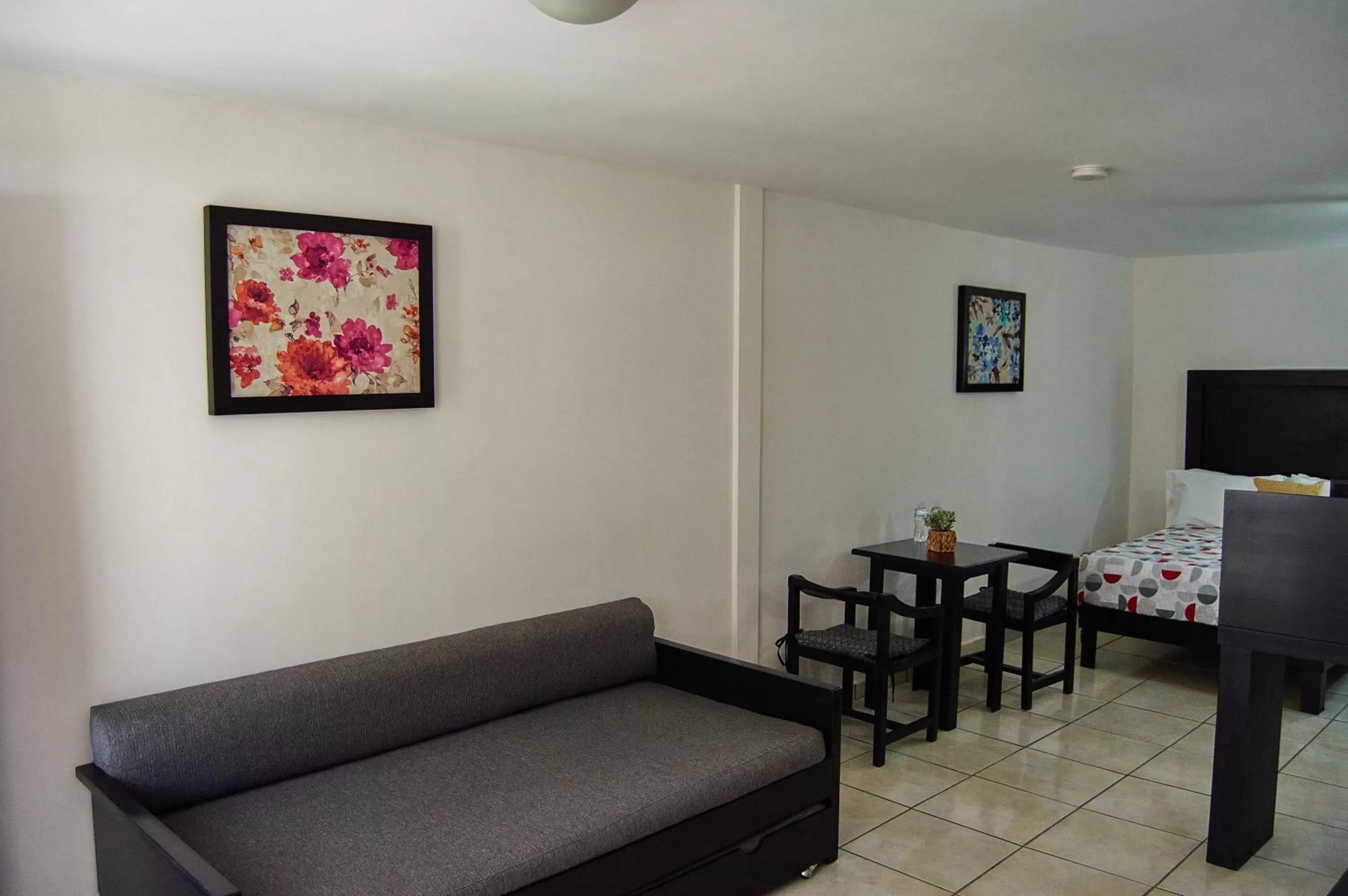 Living room in Hotel del Alba Inn & Suites