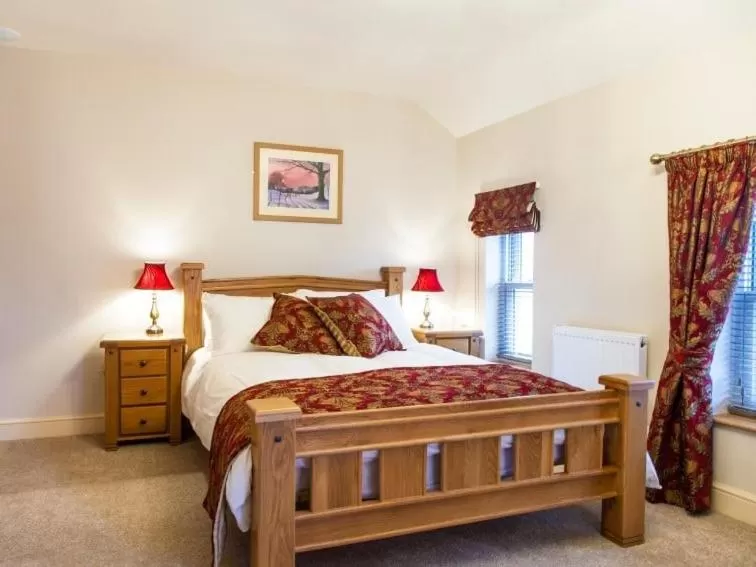 Deluxe King Room - single occupancy in Parkers House Bed & Breakfast