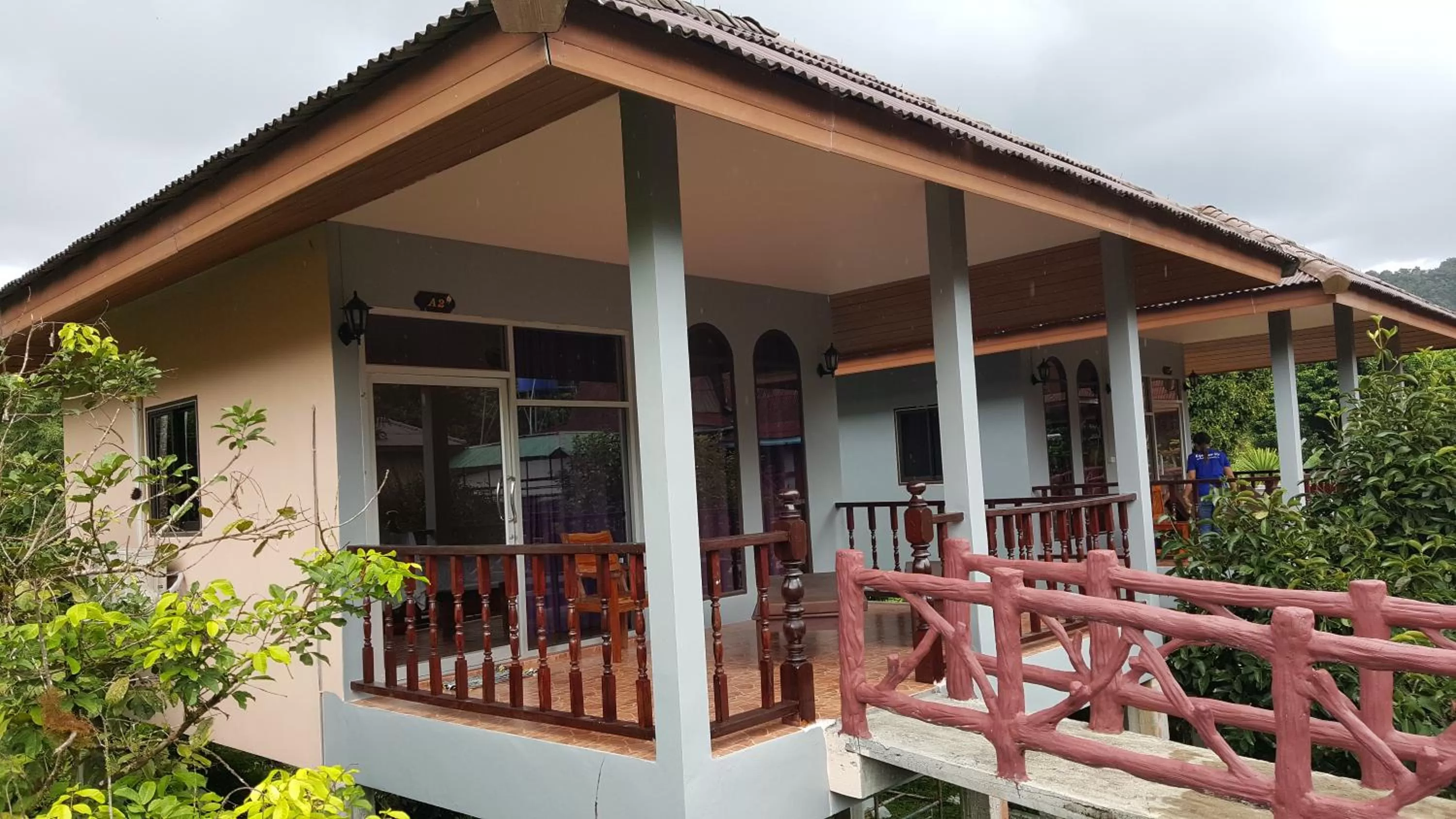 Property building in Khao Sok Jungle Huts Resort