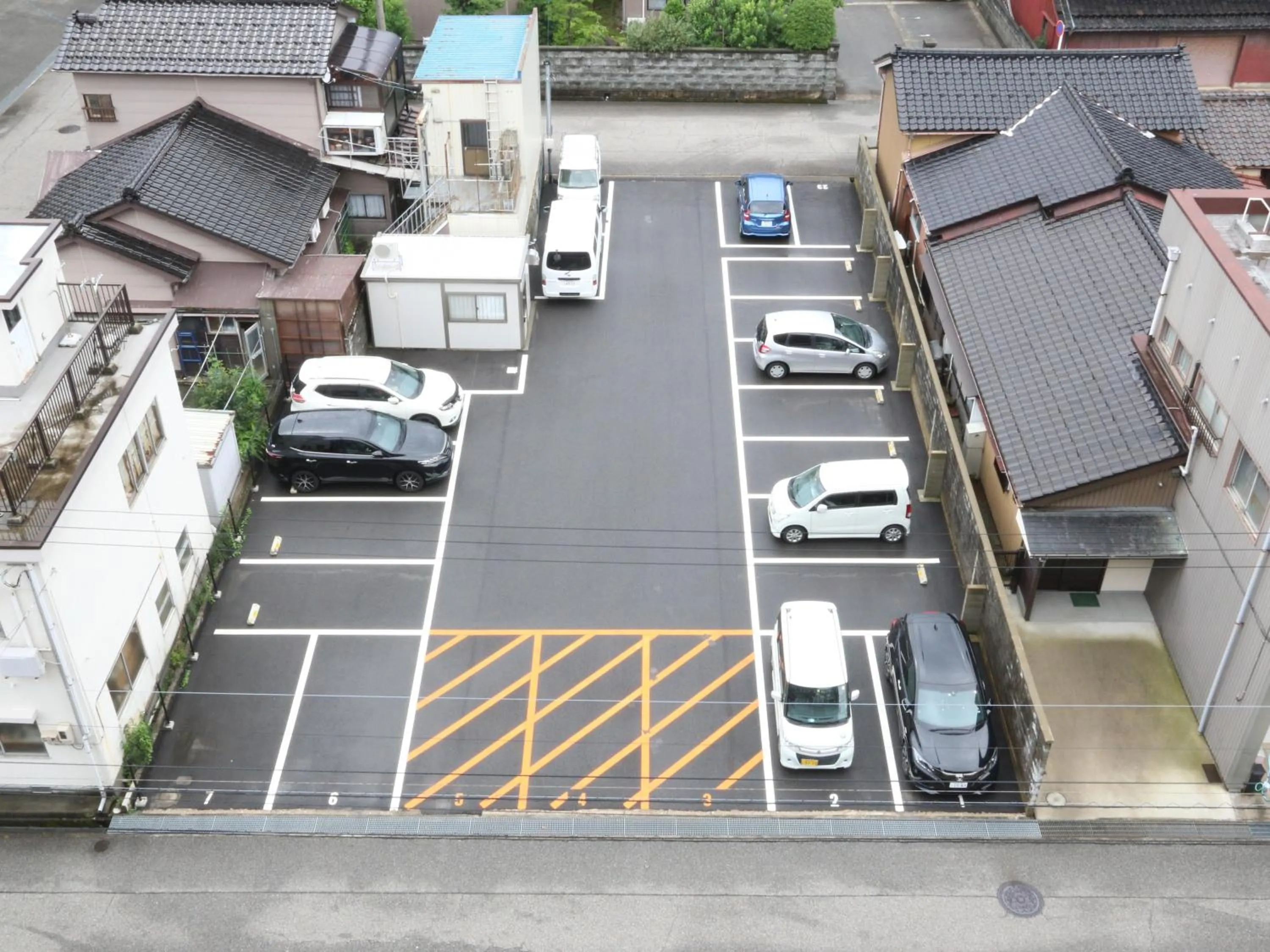 Parking in APA Hotel Uozu Ekimae